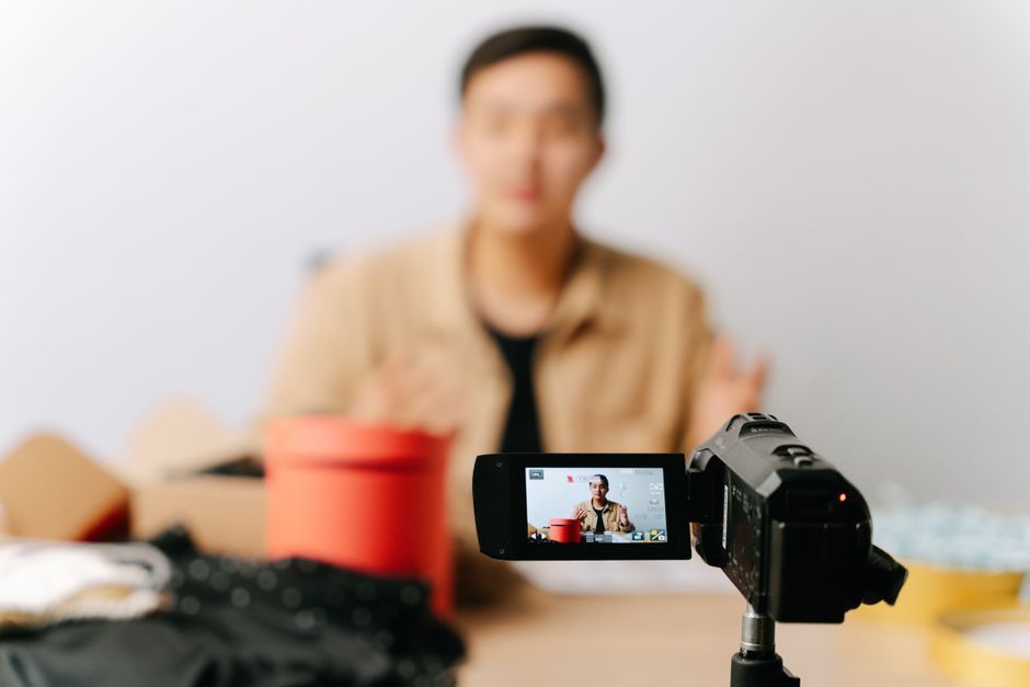 Influencer maakt content voor social media