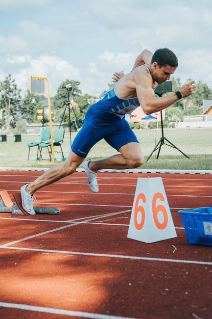 Vermogen Churandy Martina: sprinter in actie op de atletiekbaan