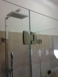 box doccia in vetro con getto a pioggia