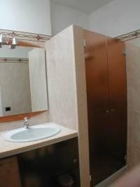 bagno con box in vetro
