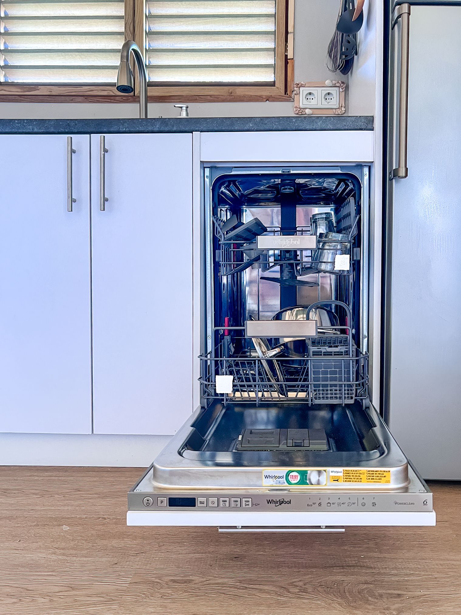 Modern oceanfront Eco lodge in Curacao with compact and well-equipped kitchenette