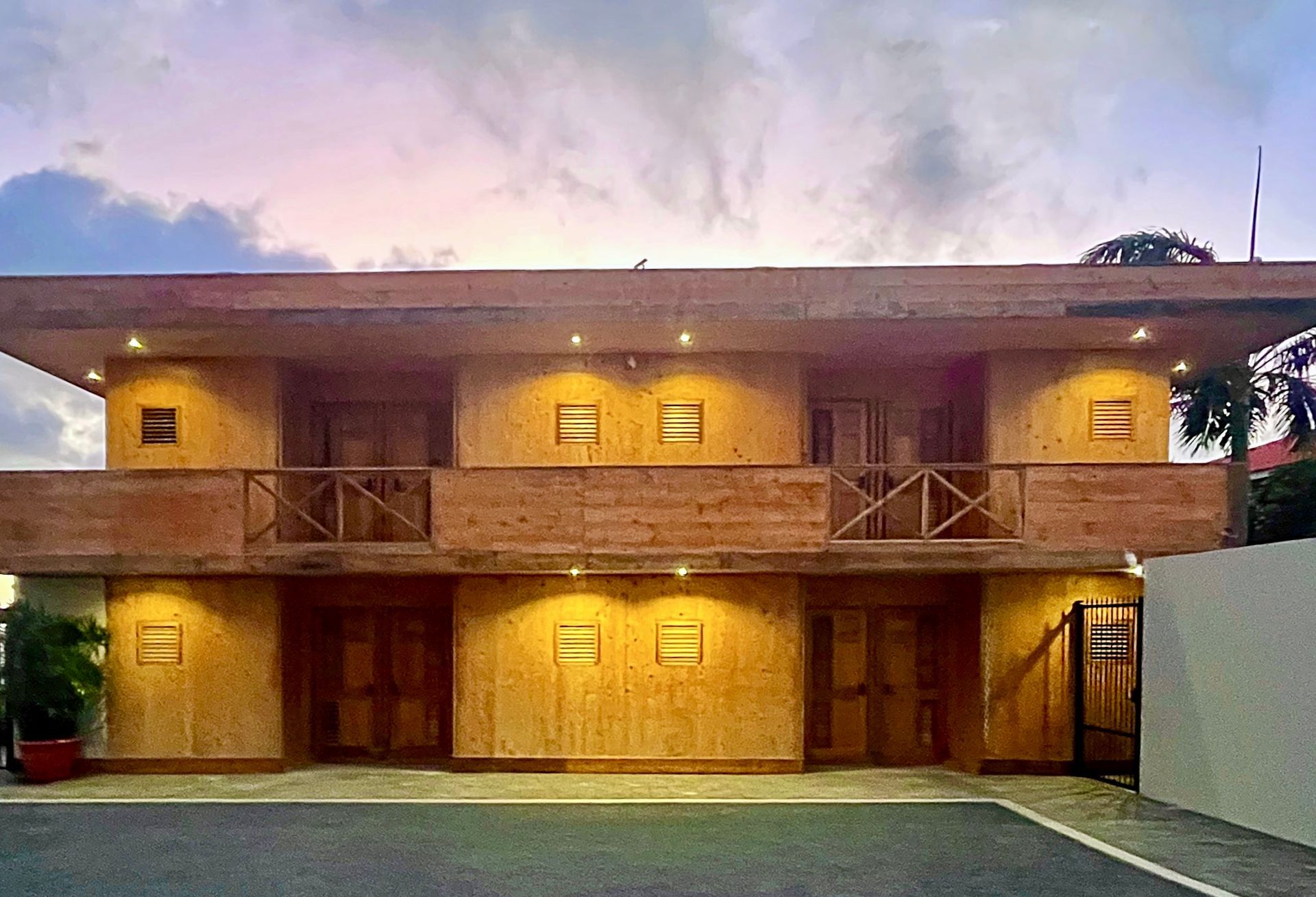 Modern ecolodge on west coast of Curacao, wooden building, with private guest parking space, surrounded by nature