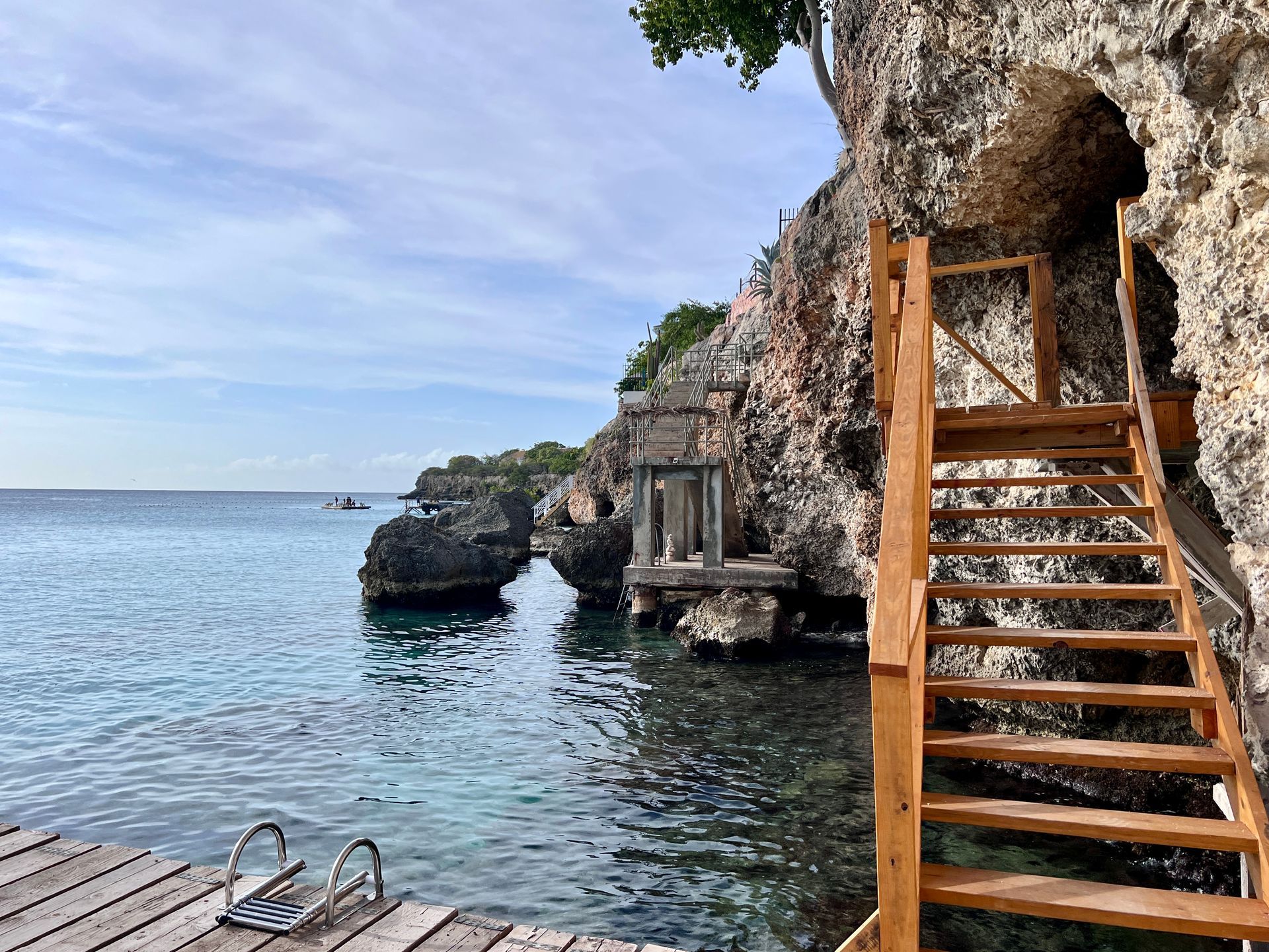 Modern oceanfront ecolodge on west coast of curacao, sea access and deck at swimming distance from diving spots and beach