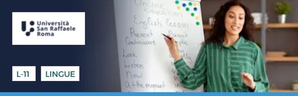 Donna che insegna inglese, scrivendo su una lavagna. Logo: Università San Raffaele Roma.