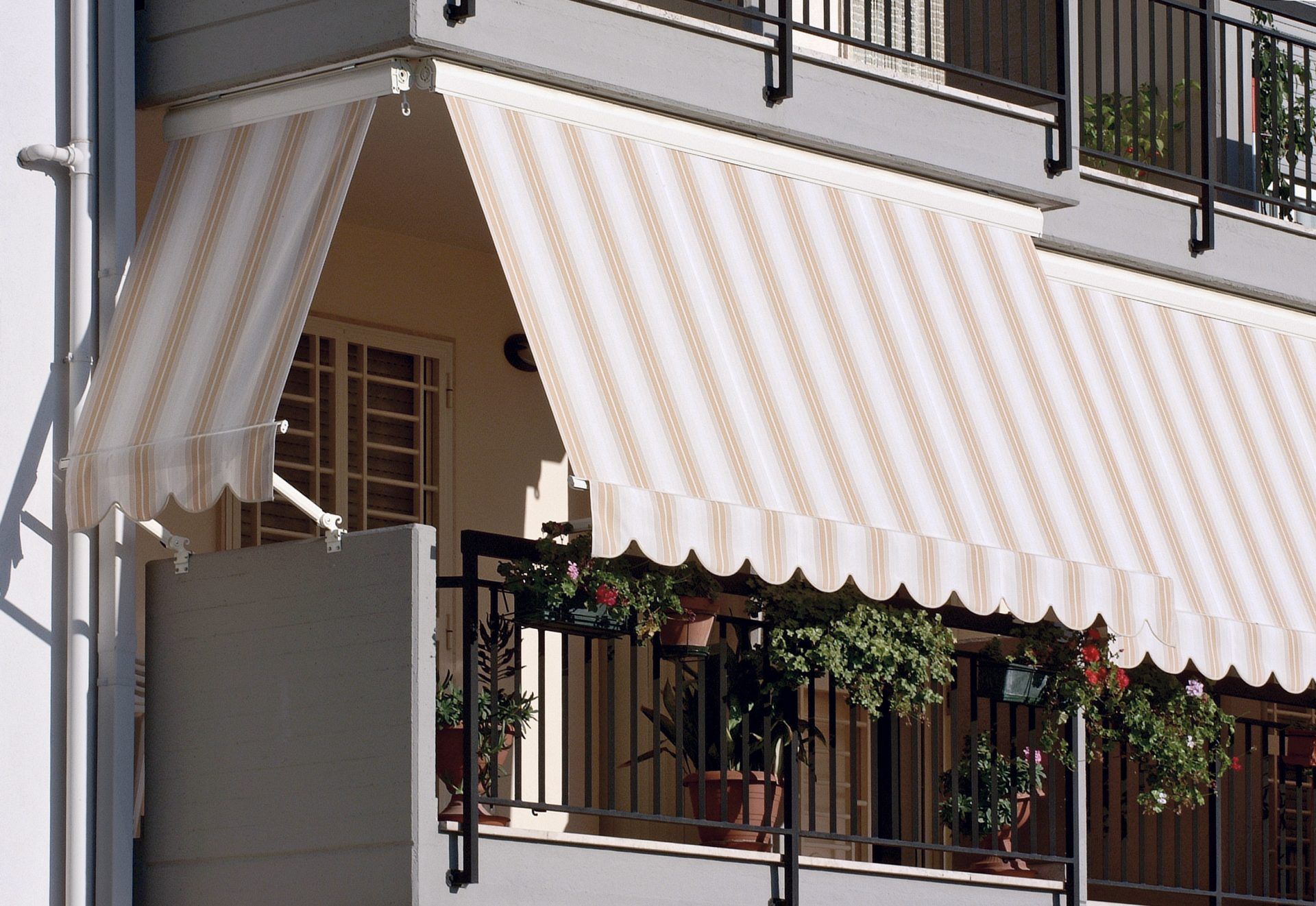 tende a caduta verticale