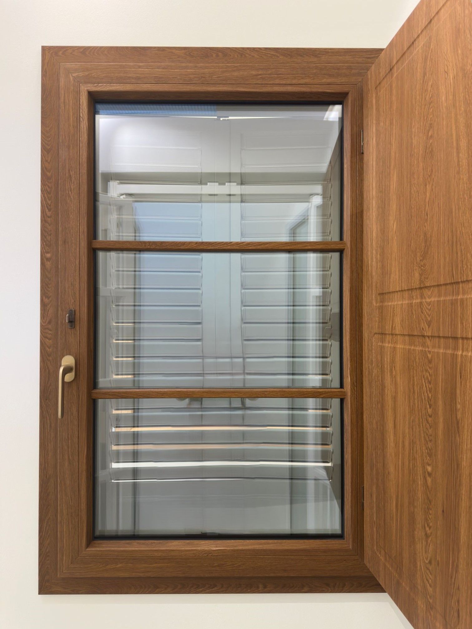 finestre con scuri Fea Trade Pistoia