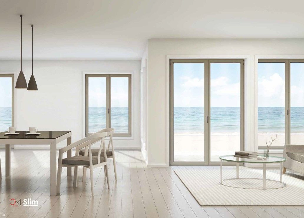 Luminoso soggiorno con infissi Fea Trade Pistoia