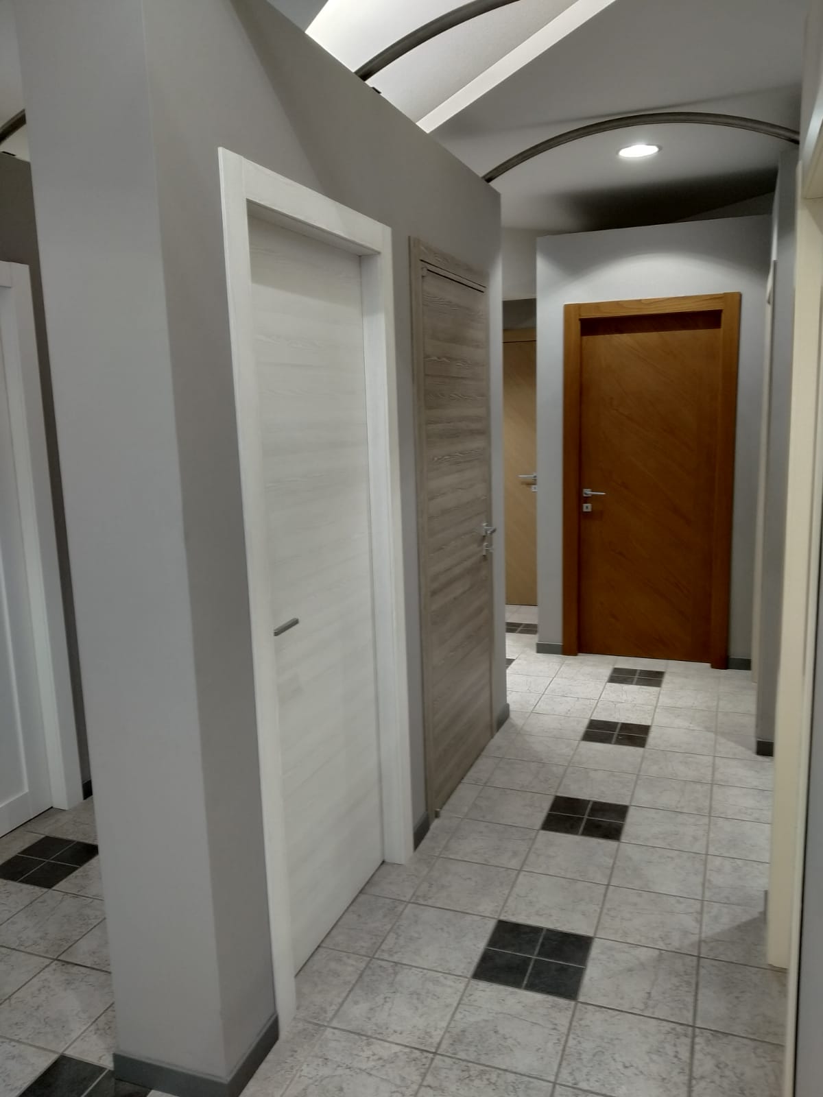 esposizione porte da interno a battente Fea Trade Pistoia