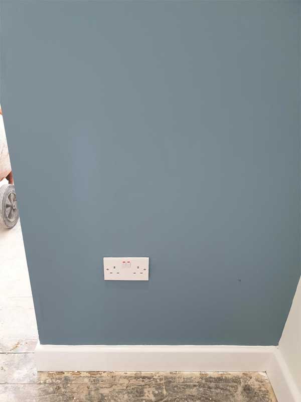 White Square Edge Power point installed by electrician in LE1