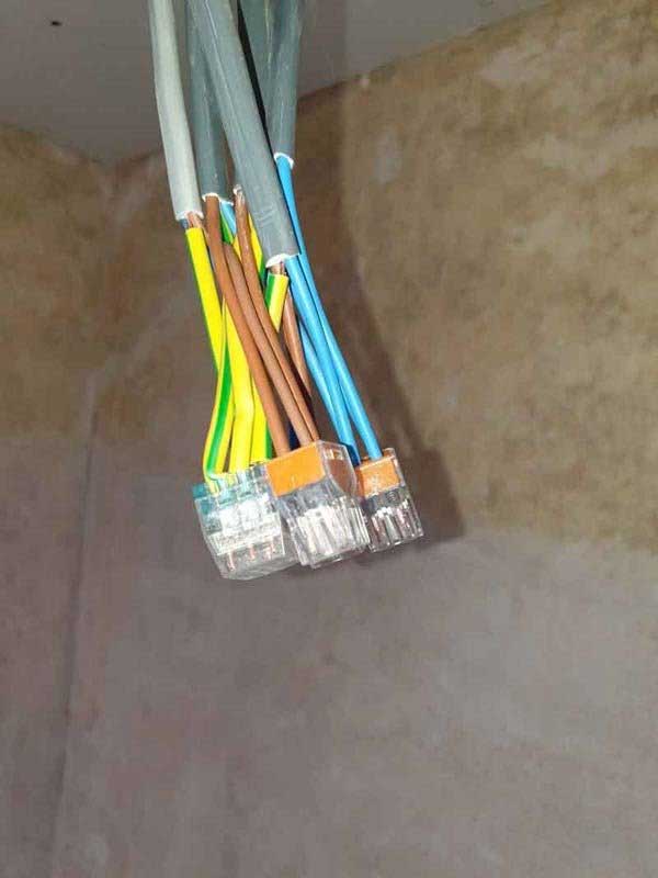 4 Way Wago Connectors Installed