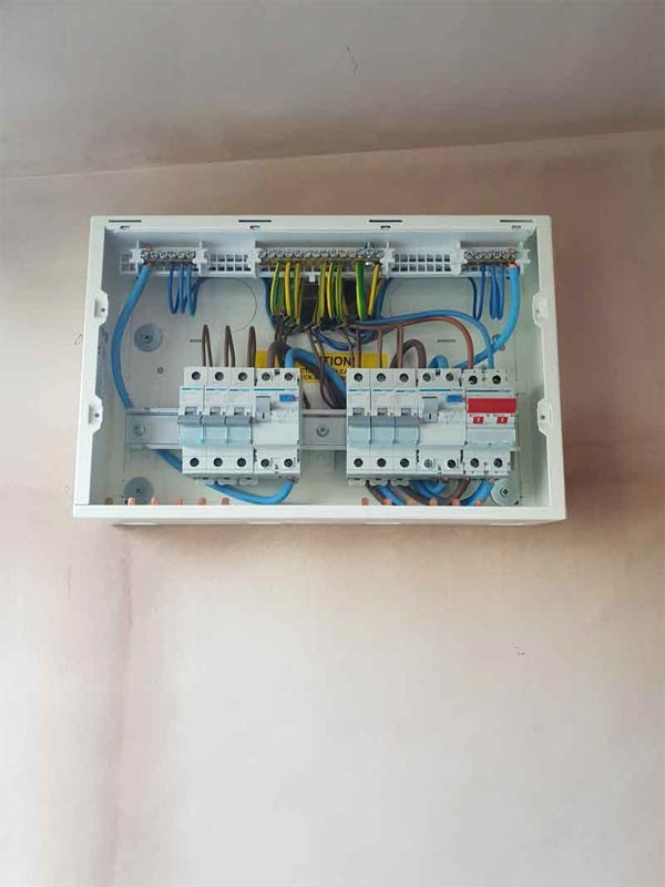 consumer unit installation by electrician