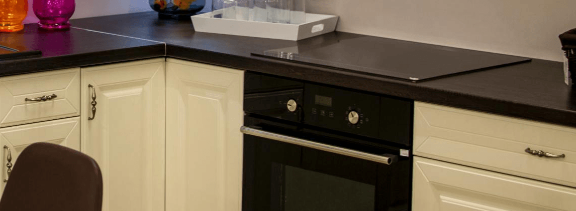 Electric hob or oven installation