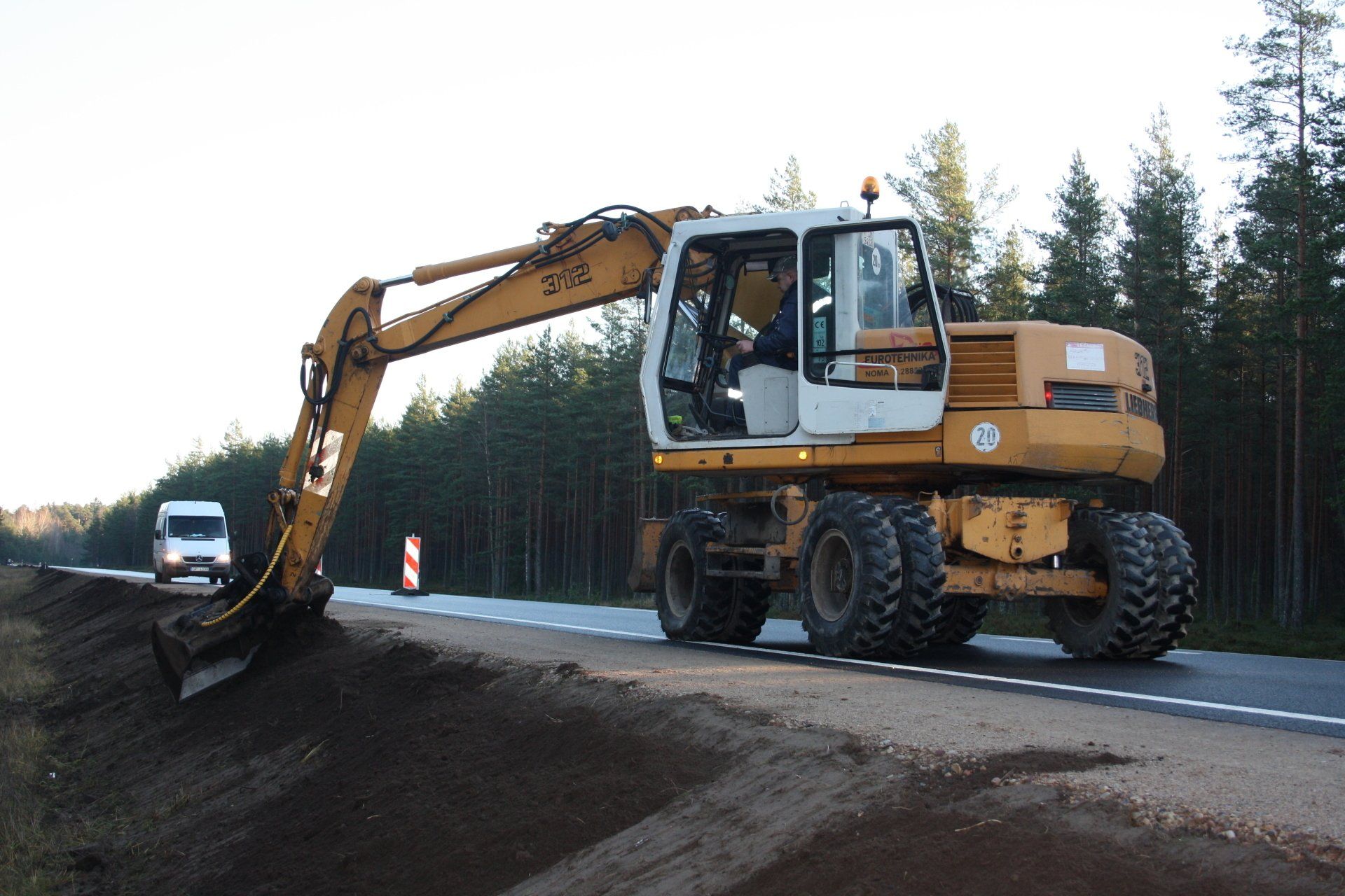 EUROTEHNIKA Būvtehnikas noma, Ķēžu ekskavators 1