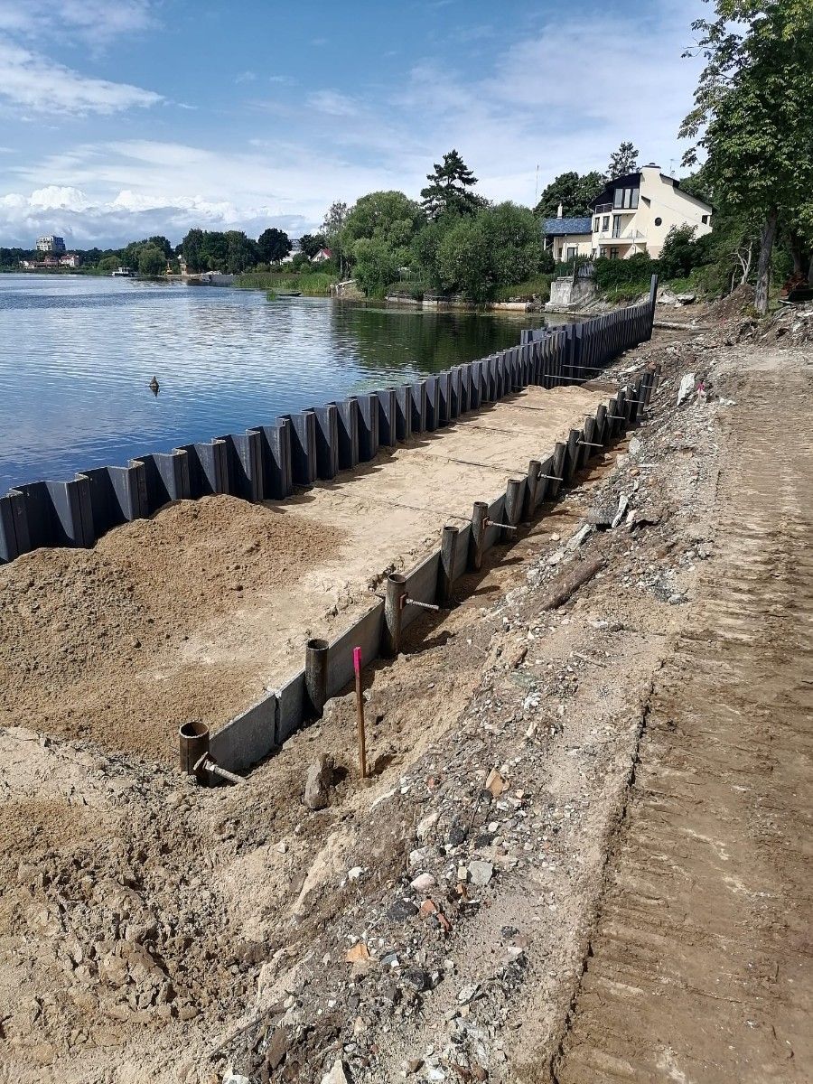 Rievsienas un metāla spraišļu sistēmu konstrukcijas