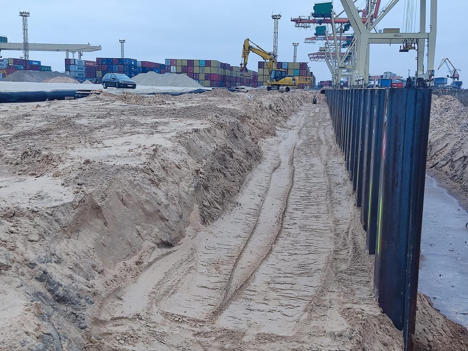 Rievsienas un metāla spraišļu sistēmu konstrukcijas