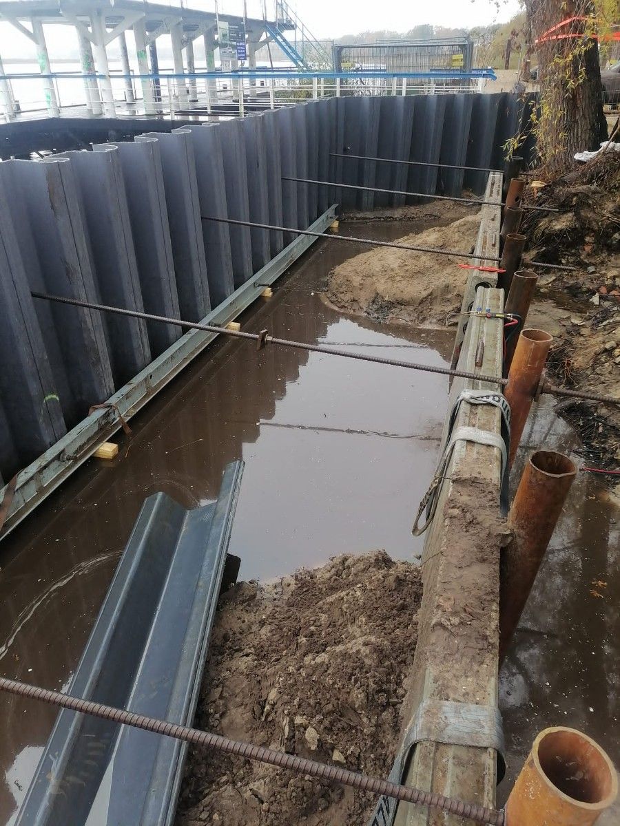 Rievsienas un metāla spraišļu sistēmu konstrukcijas