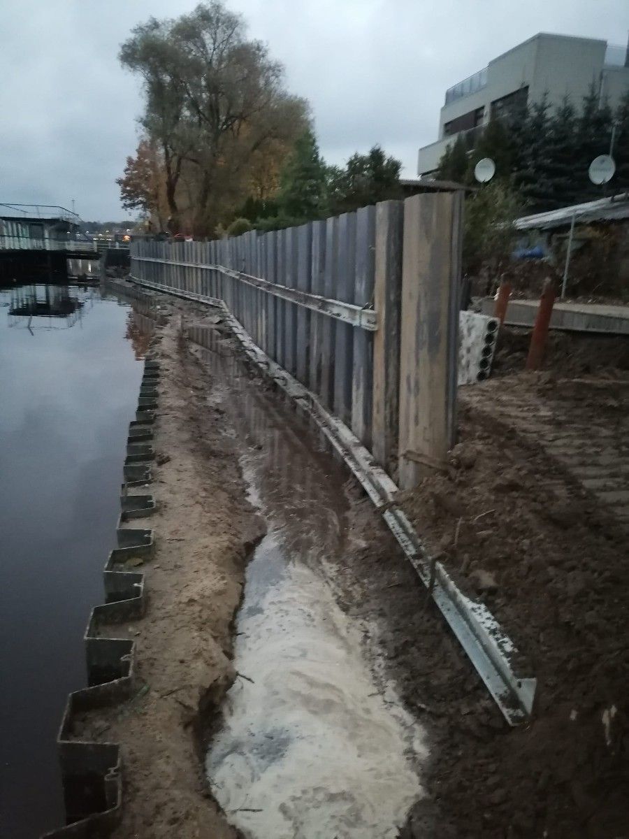 Rievsienas un metāla spraišļu sistēmu konstrukcijas