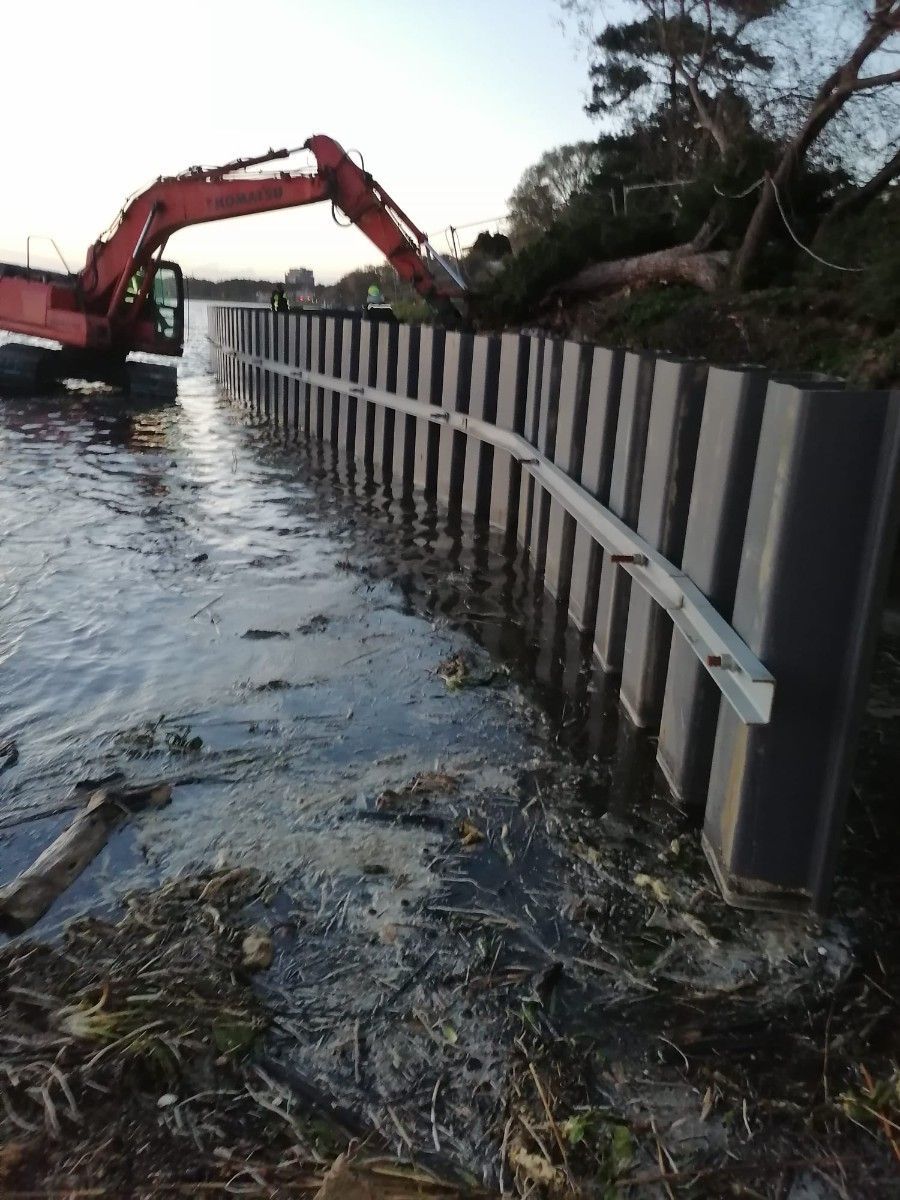 Rievsienas un metāla spraišļu sistēmu konstrukcijas