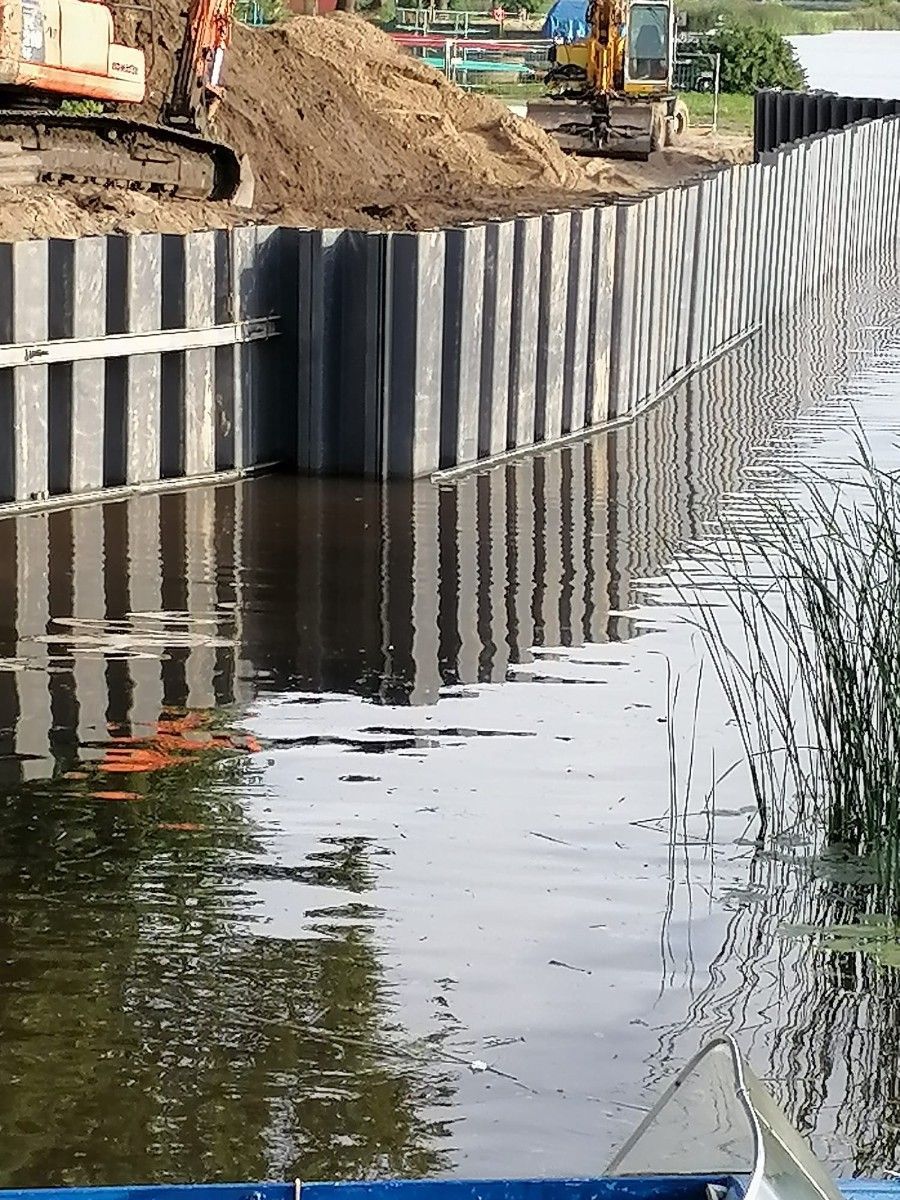 Rievsienas un metāla spraišļu sistēmu konstrukcijas