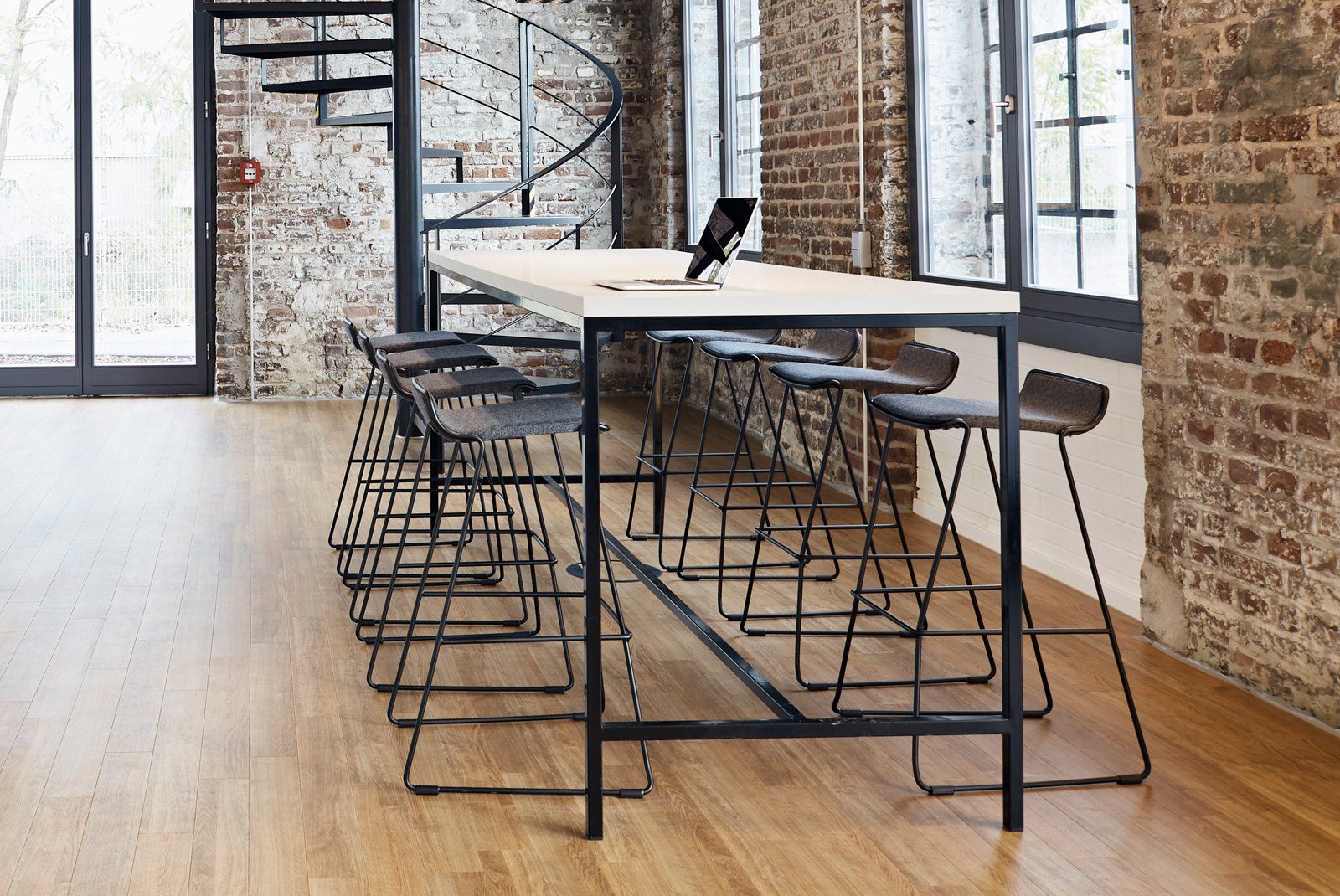 COMMERCIAL & CONTRACT FLOORING