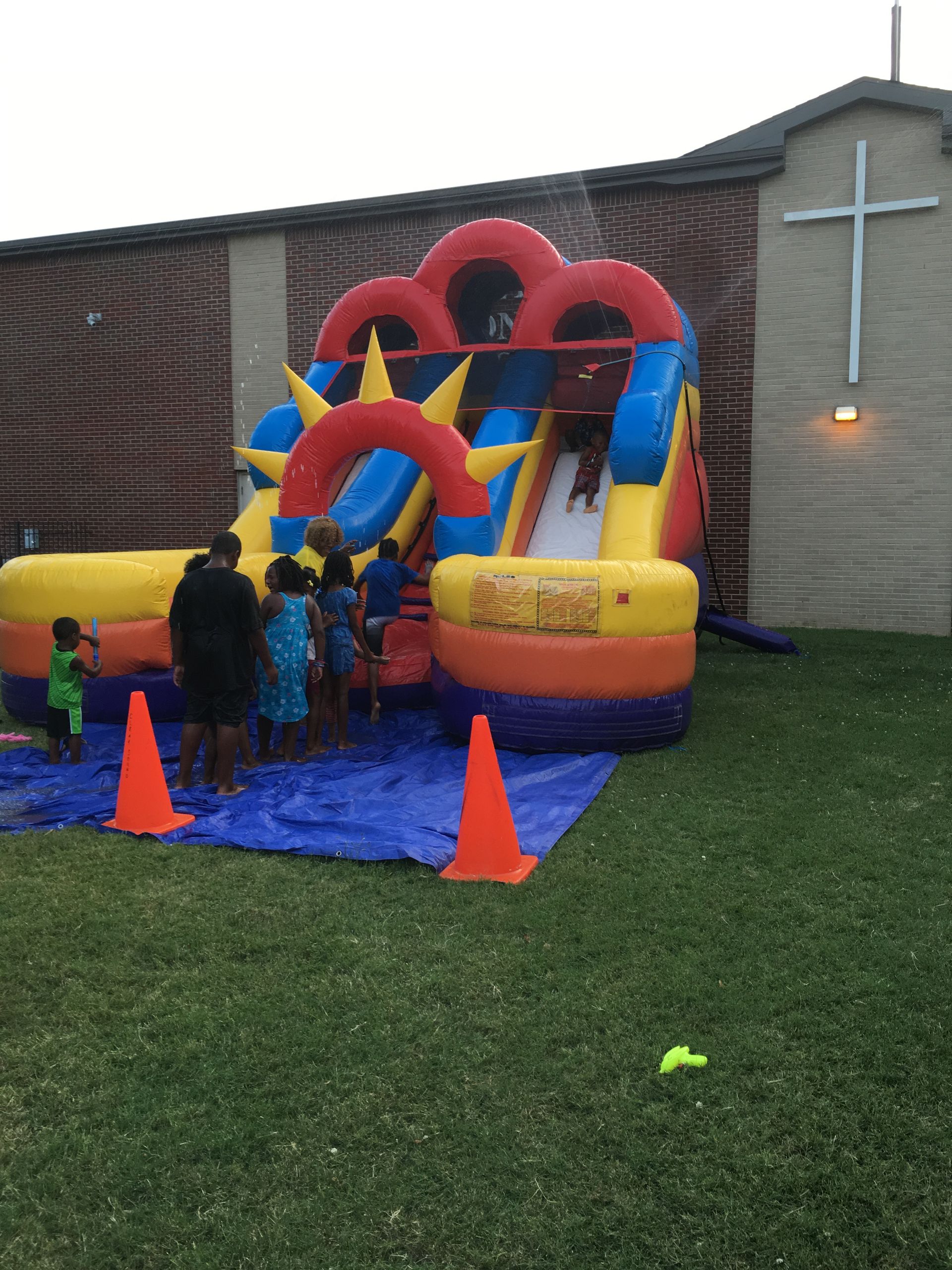Dual inflatable slide rental wet or dry
