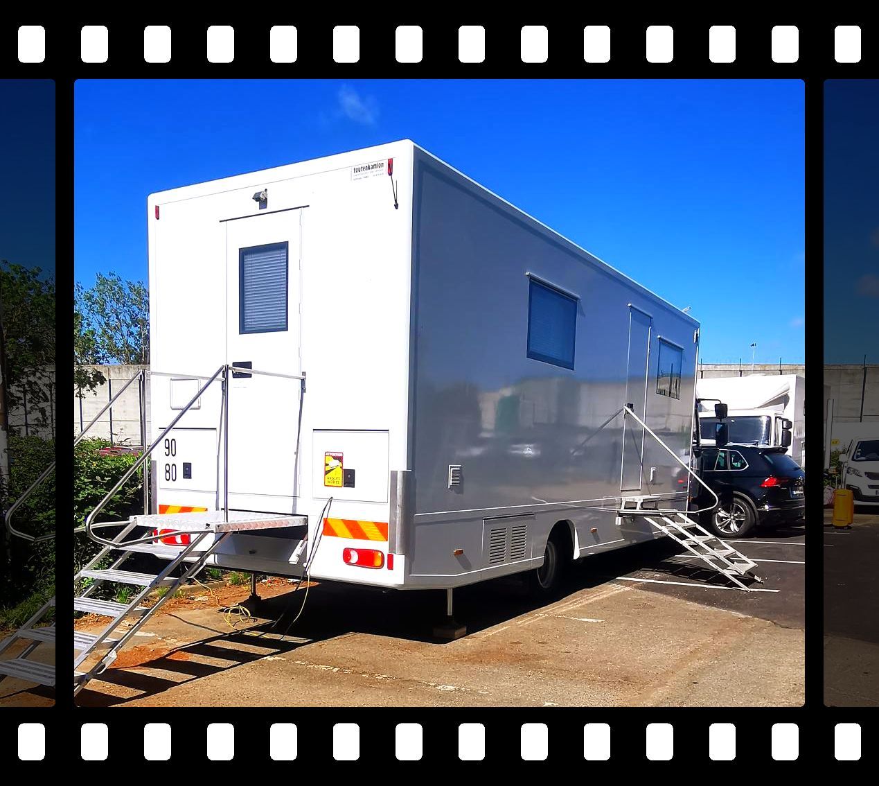 loges, loge , motor-home ,loge mobile ,loge maquillage / make-up loge habillage / stylisme loge comédien / talent