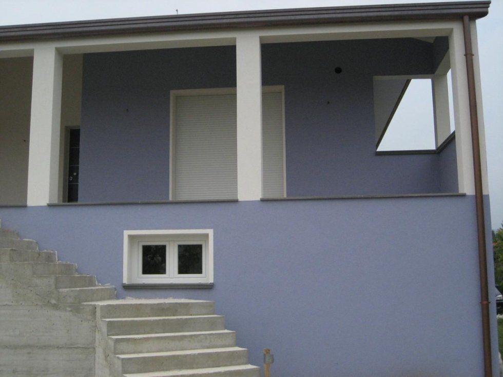 Scala esterna e porta