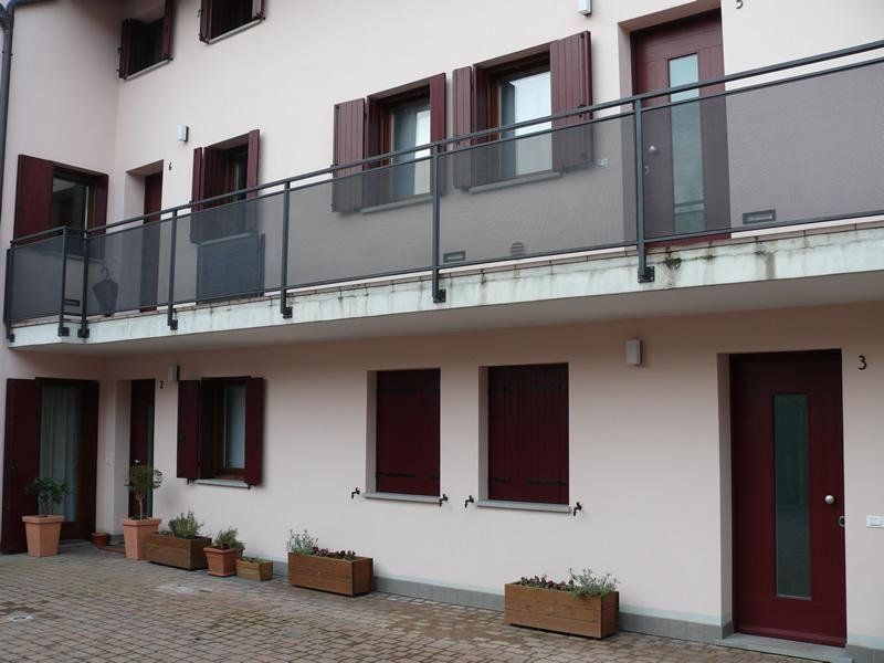 Balcone con ringhiera