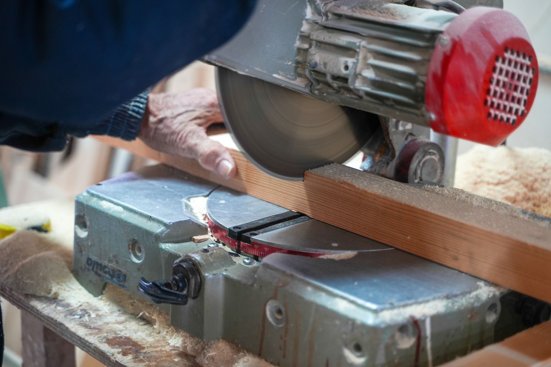 riparazioni di falegnameria