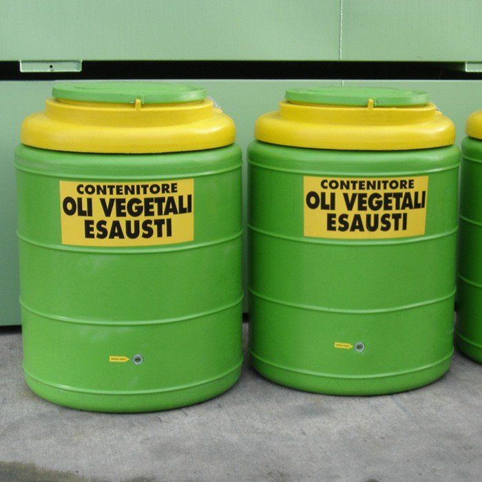 Contenitori oli esausti