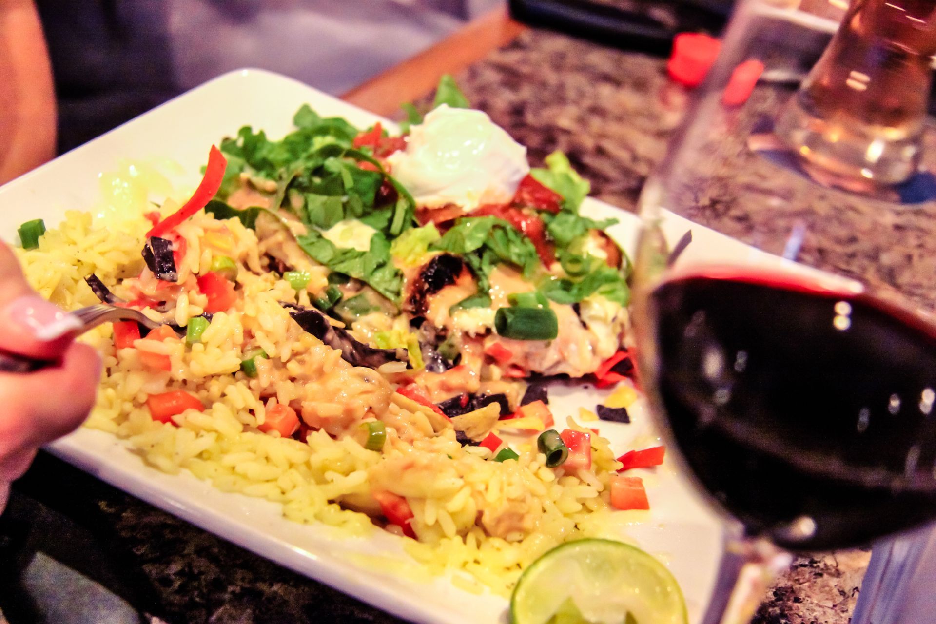 Rice with chicken lettuce, tomato and sour cream