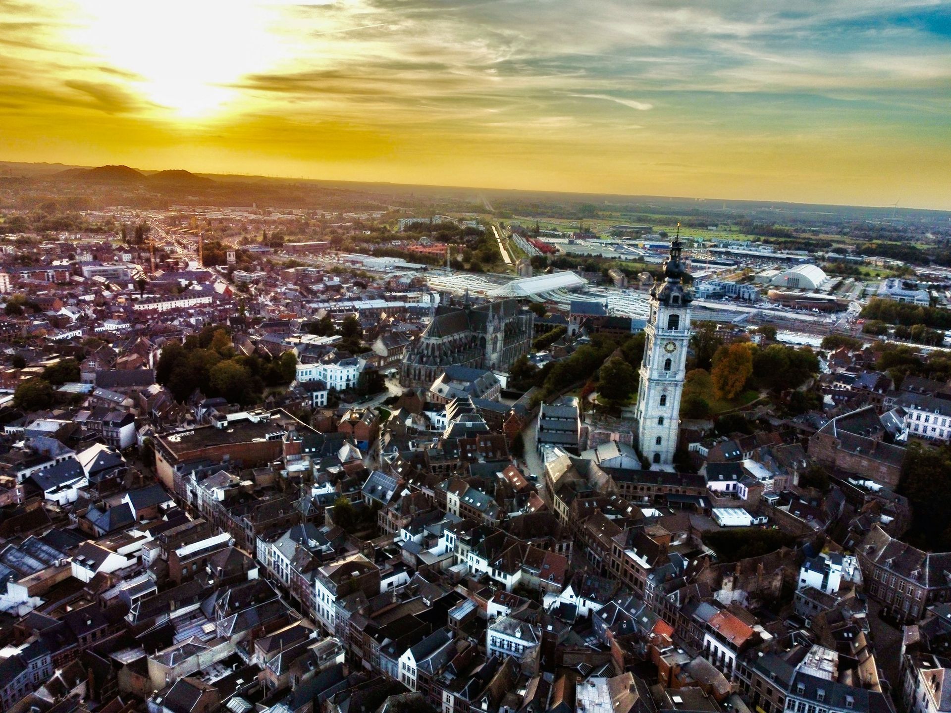 Distribution de prospectus à Mons