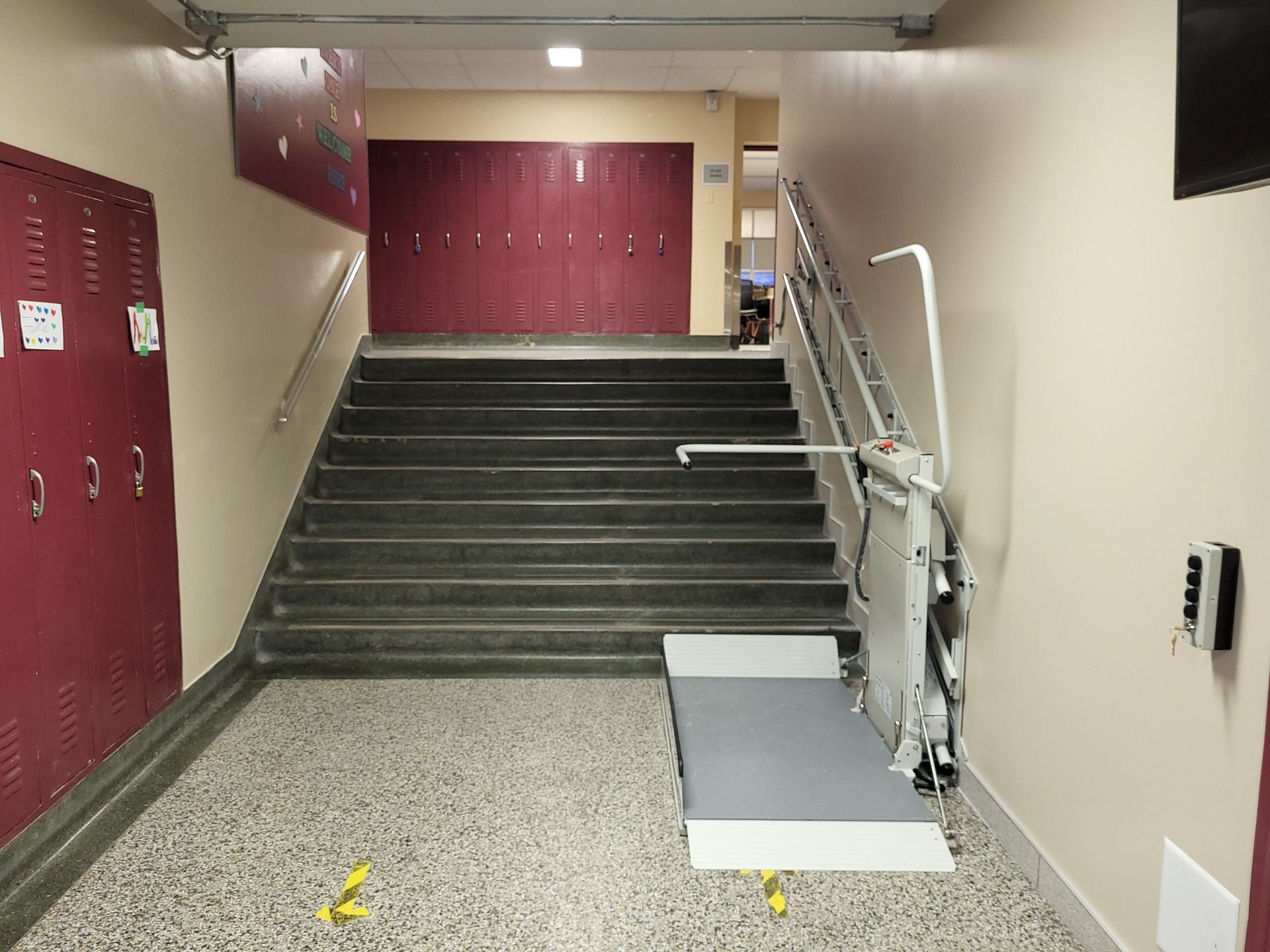 Plateforme d'escalier Savaria Delta commercial
