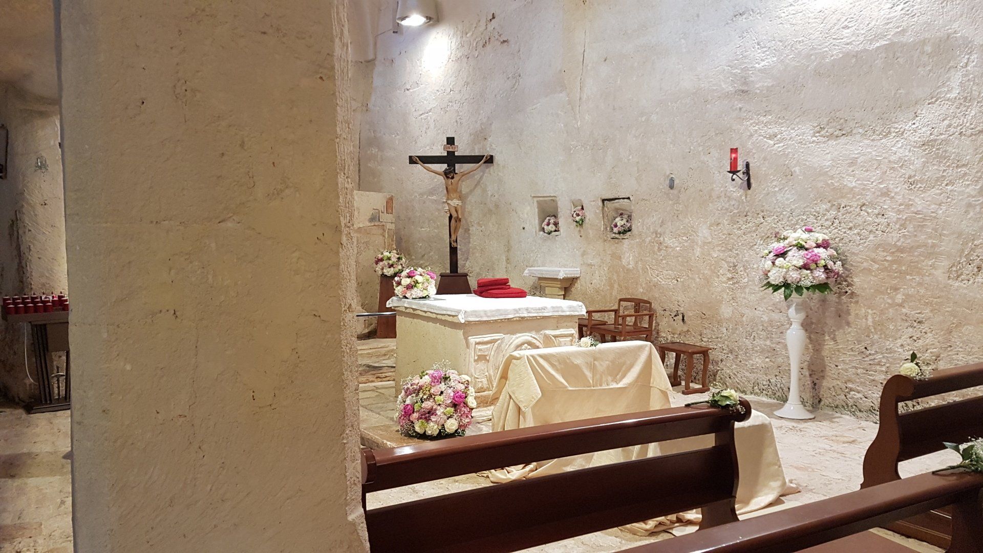 decorazioni floreali in chiesa