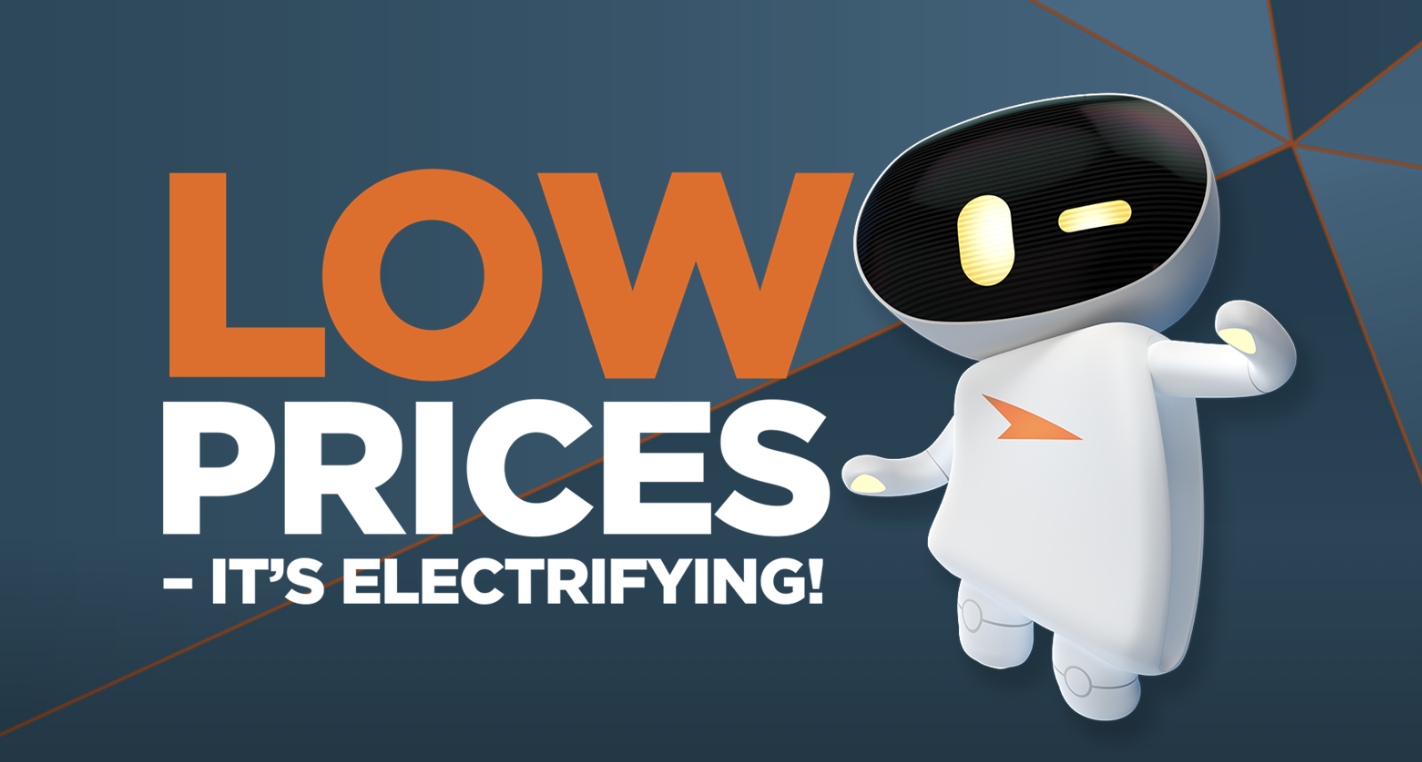 Oransje tekst med teksten «LAVE PRISER» ved siden av en hvit robot med oransje logo og blå bakgrunn. Teksten sier: «- Det er elektrifiserende!»