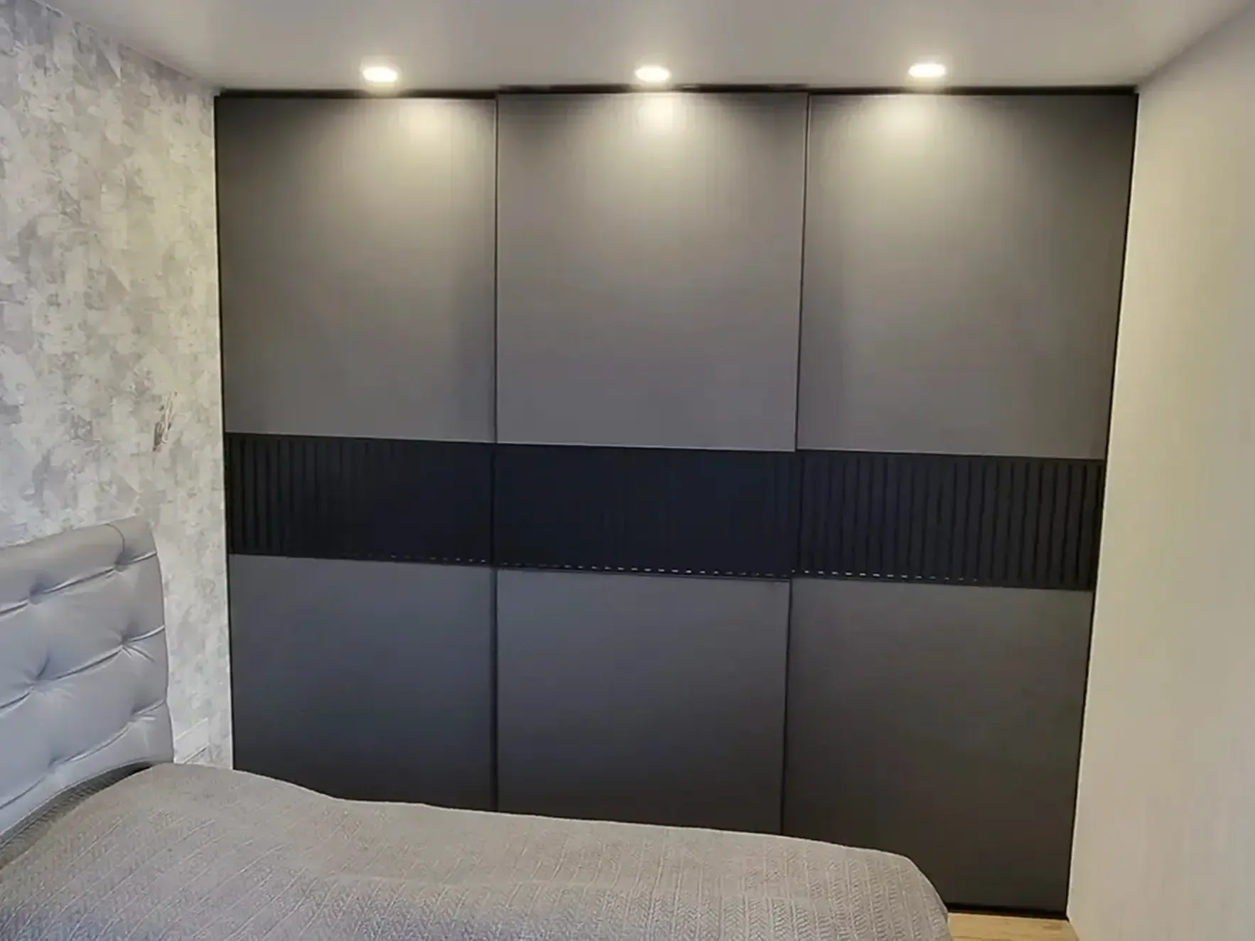 Stumdomų durų sistemos