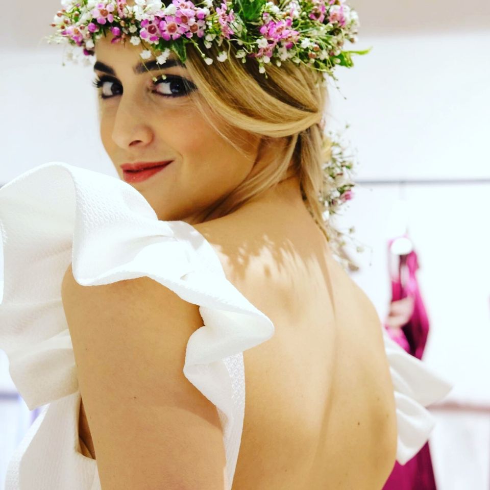 sposa con coroncina di fiori