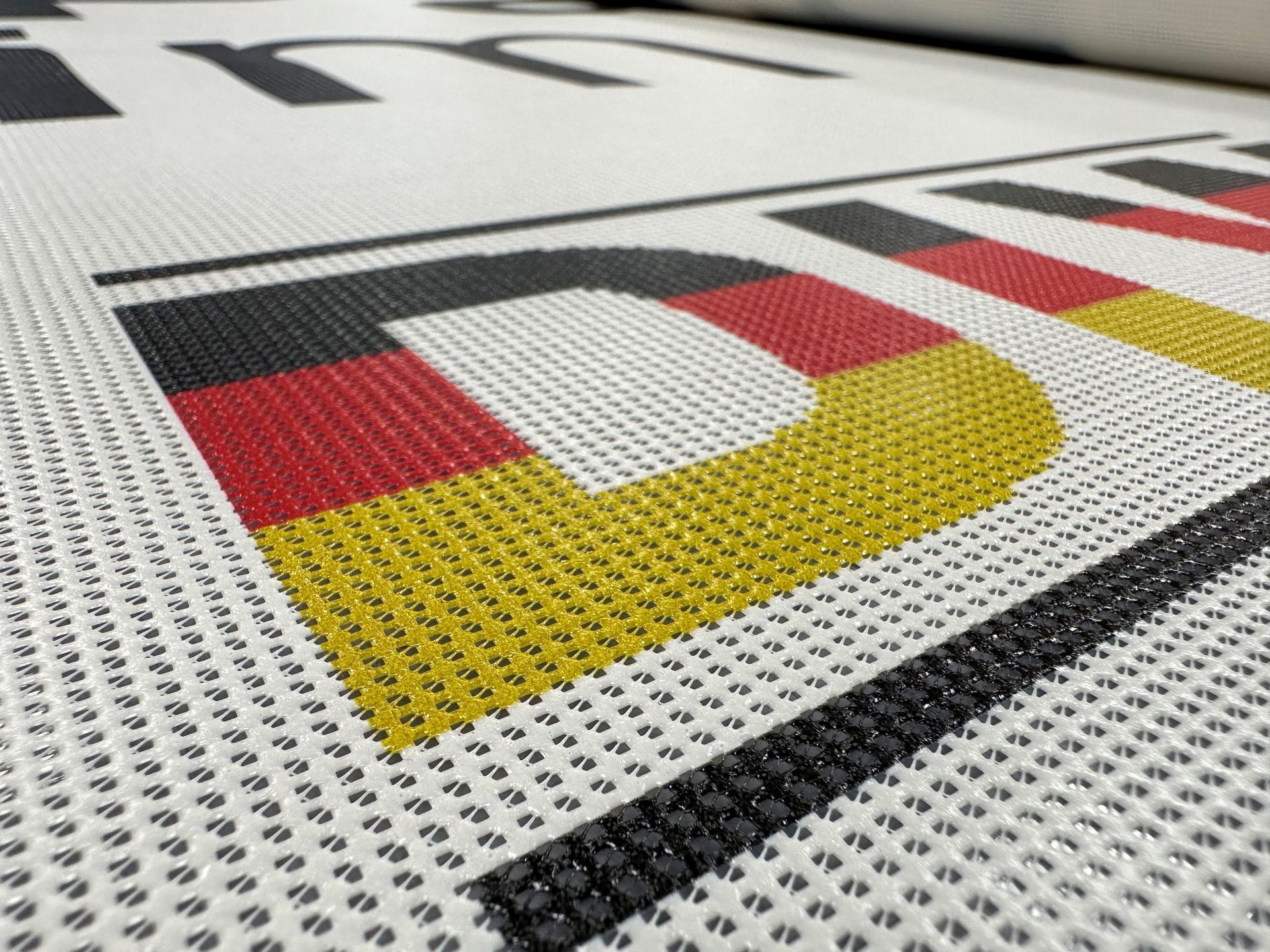 Mesh Banner