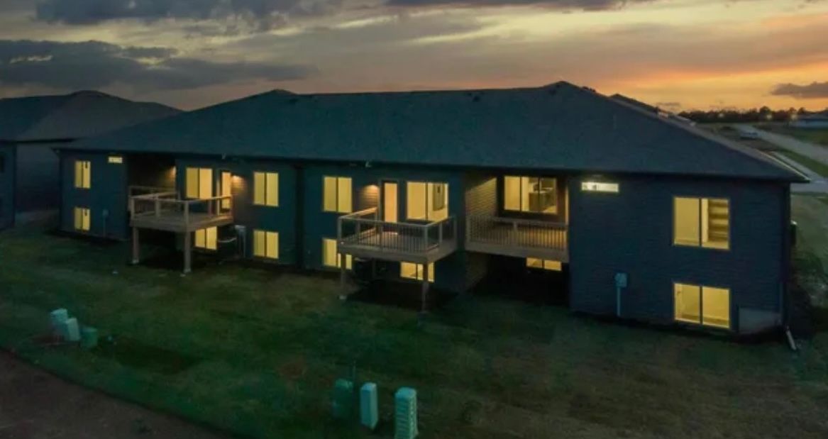 Smetter Rentals -Stonebridge Creek Townhomes