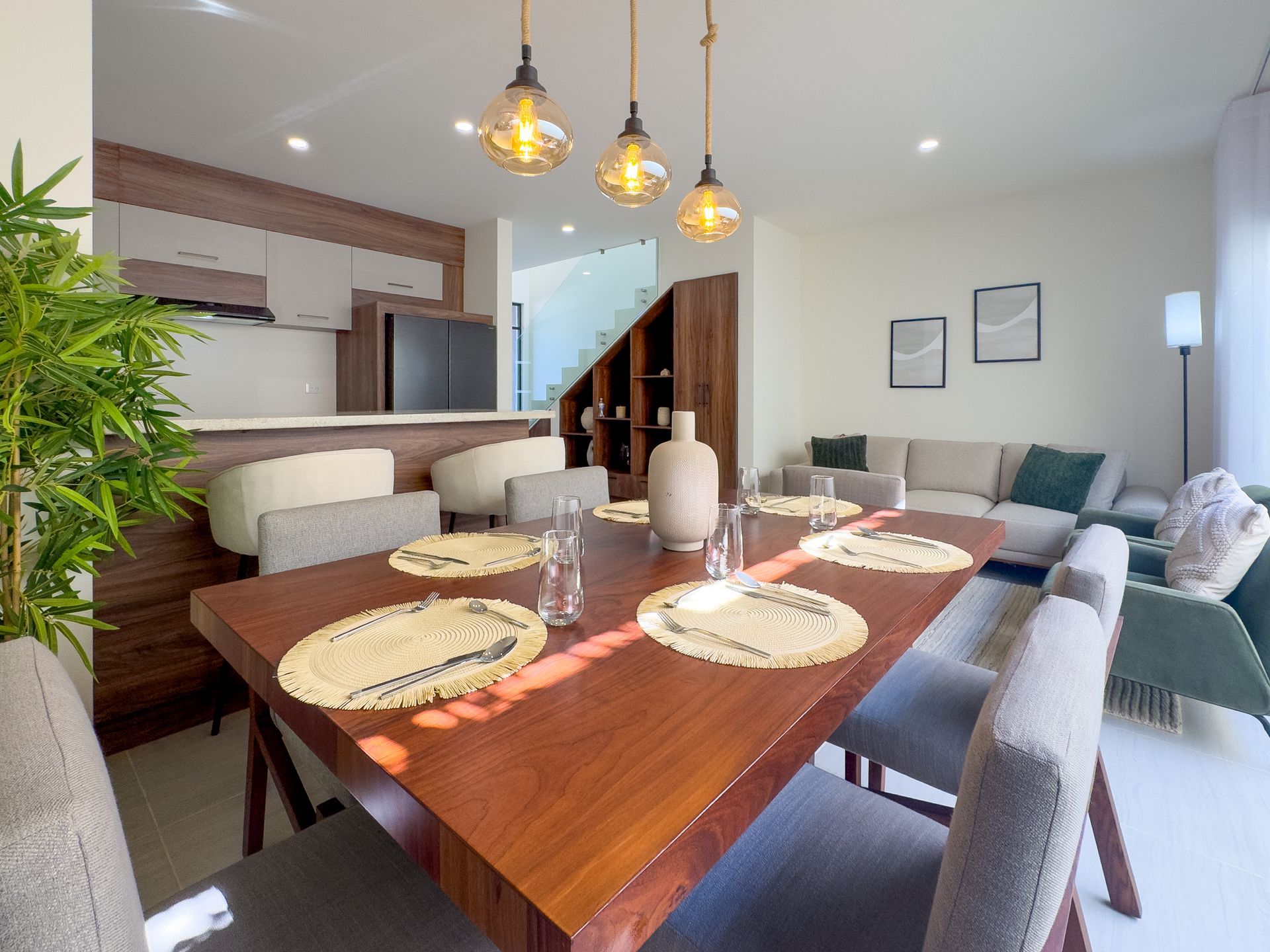 Casa modelo 3 recámaras Villa Cabo Sur – sala y comedor