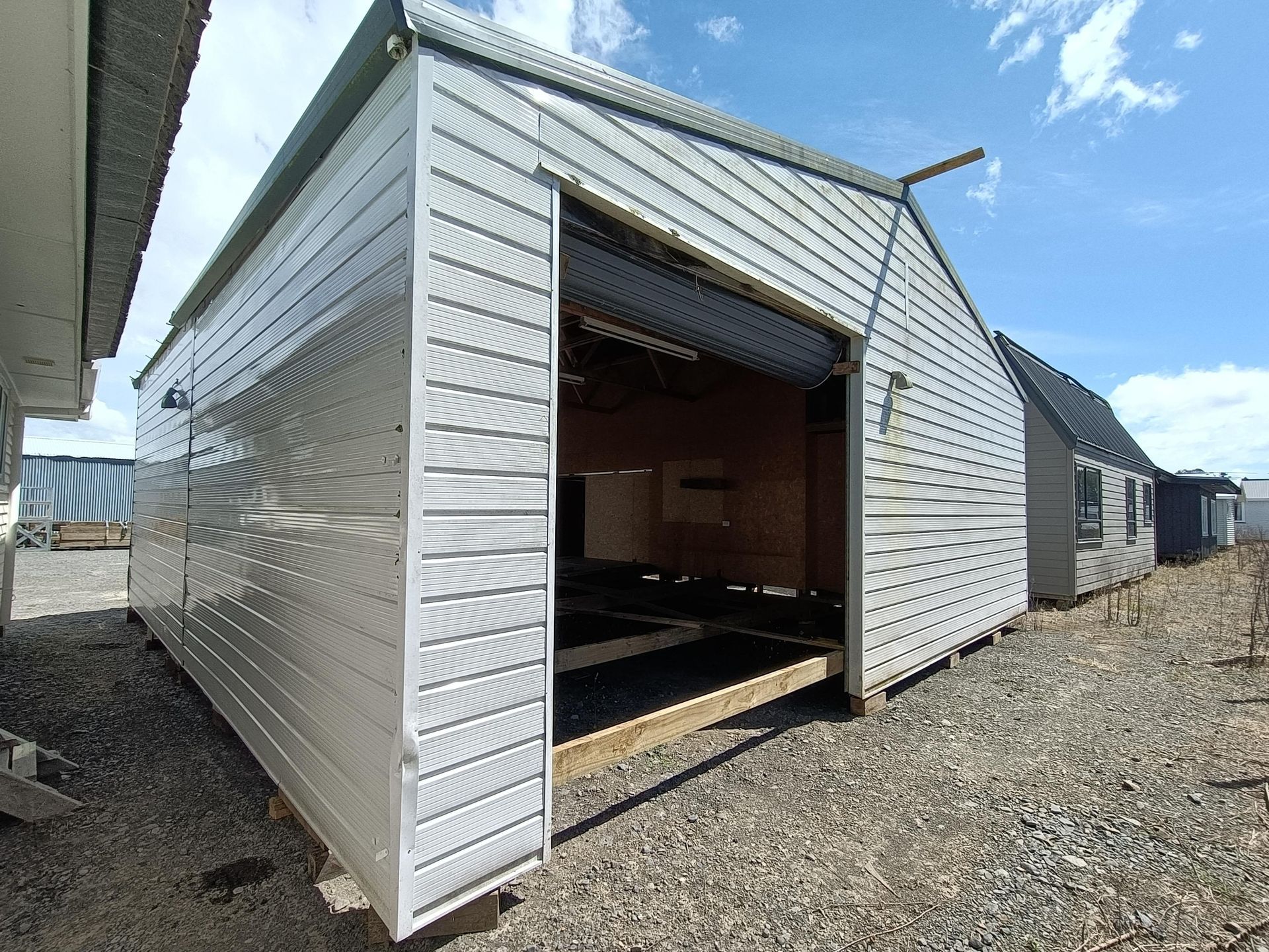 HB0135 - Garage with lots of space for the toys HB0135 - Garage with lots of space for the toys