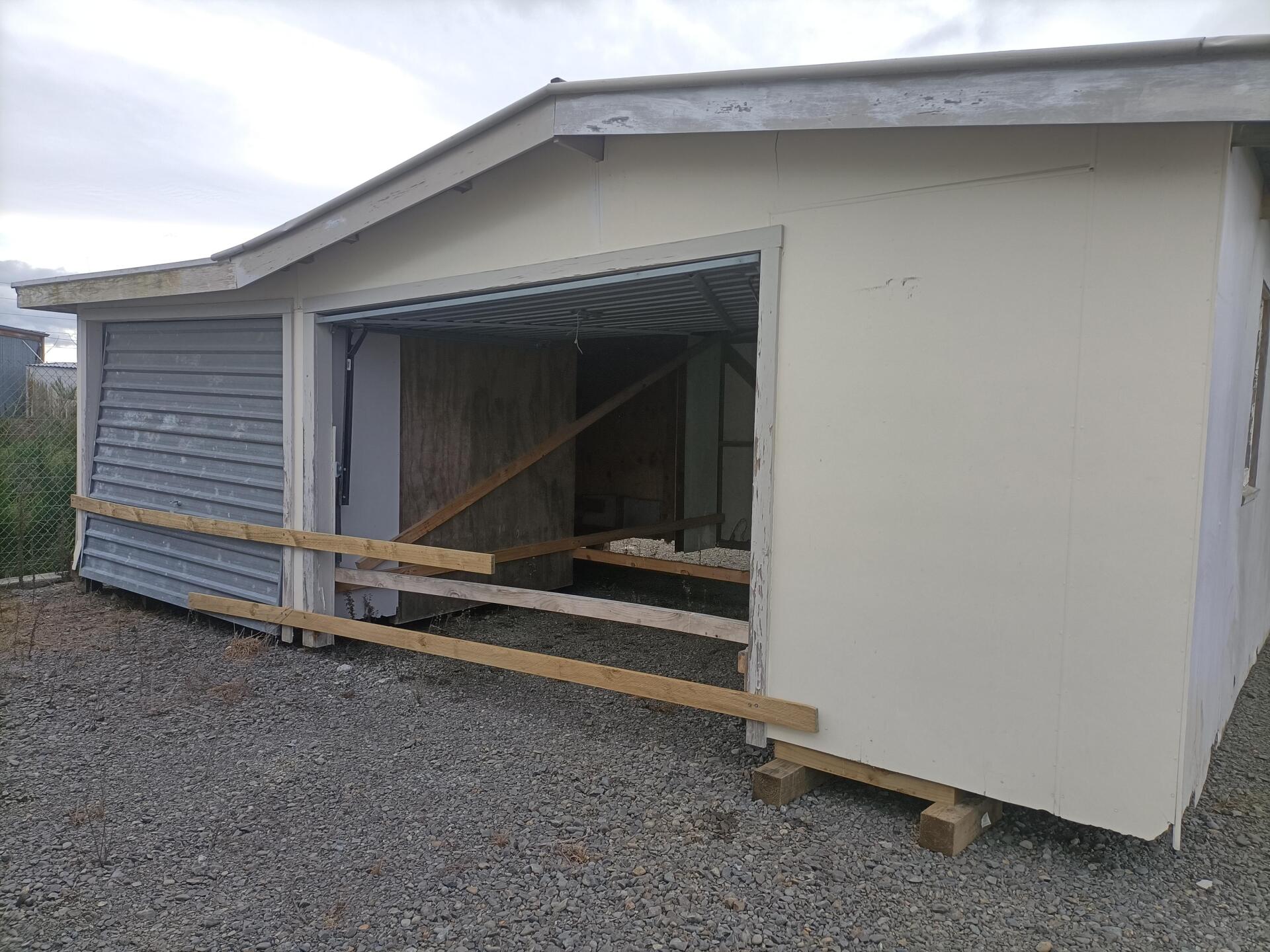 HB0046 - 2 door shed with extra space