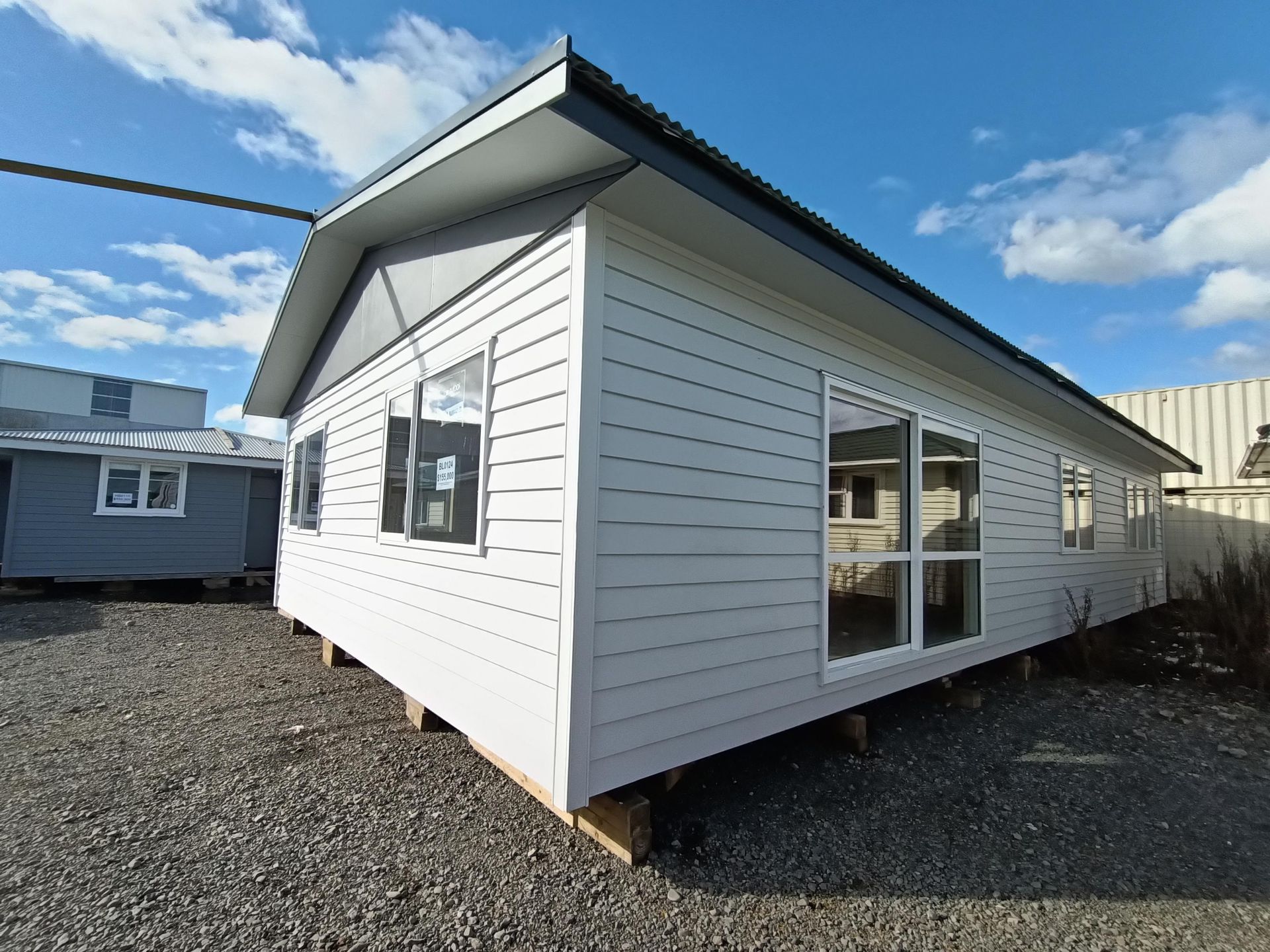 BL0124 - 3 bedroom shell open plan living - finish this off in your style