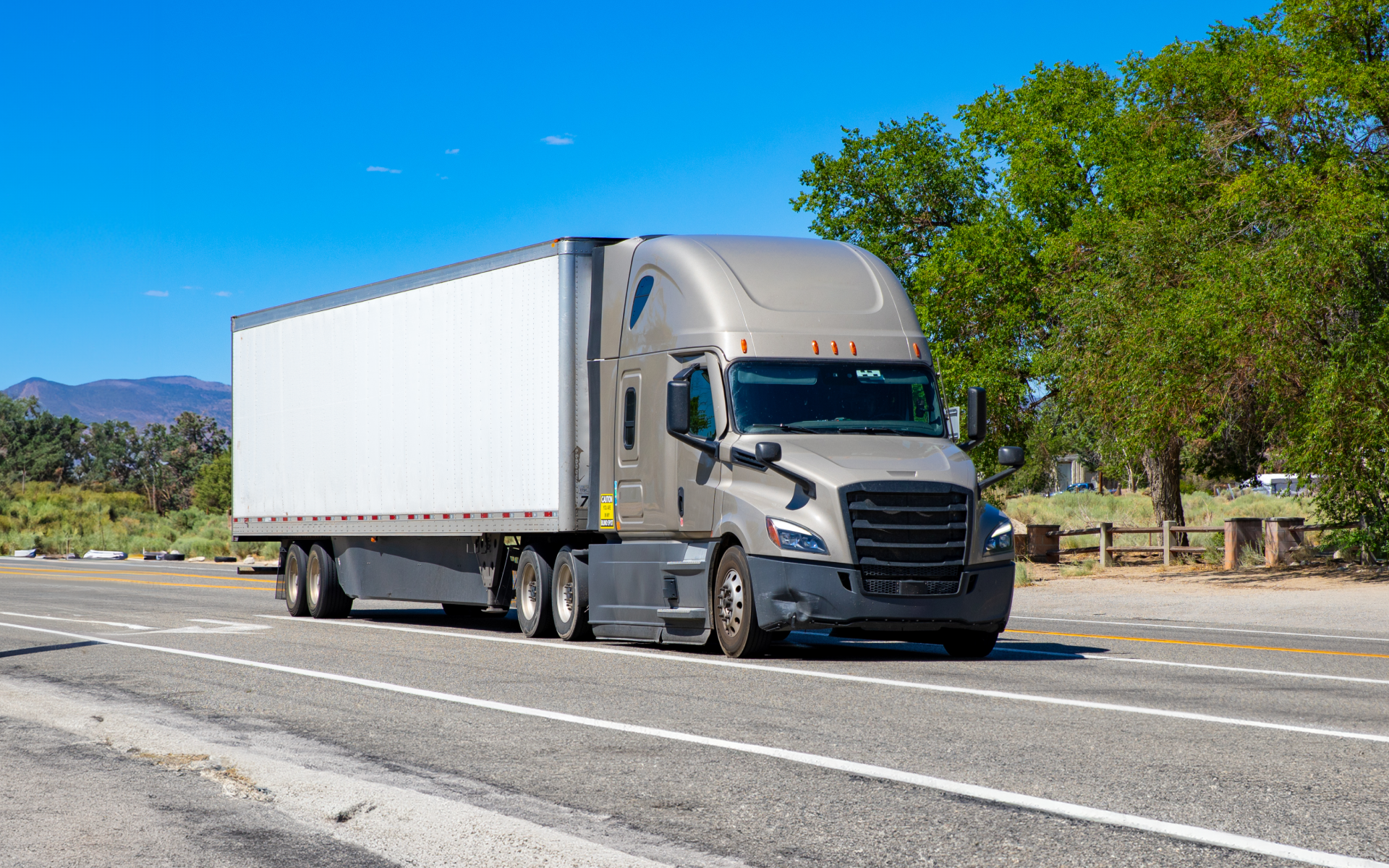 Freightliner Auto Repair - Melbourne, FL | East Coast Motorworks