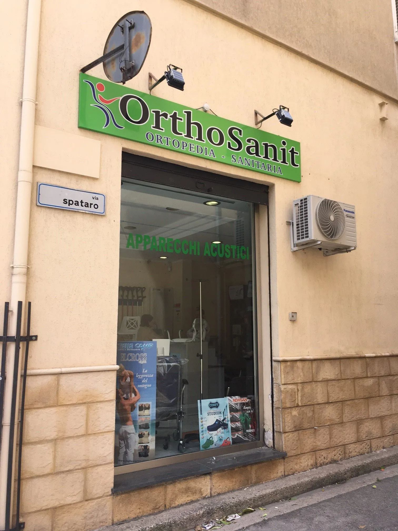 ingresso di punto vendita di articoli ortopedici