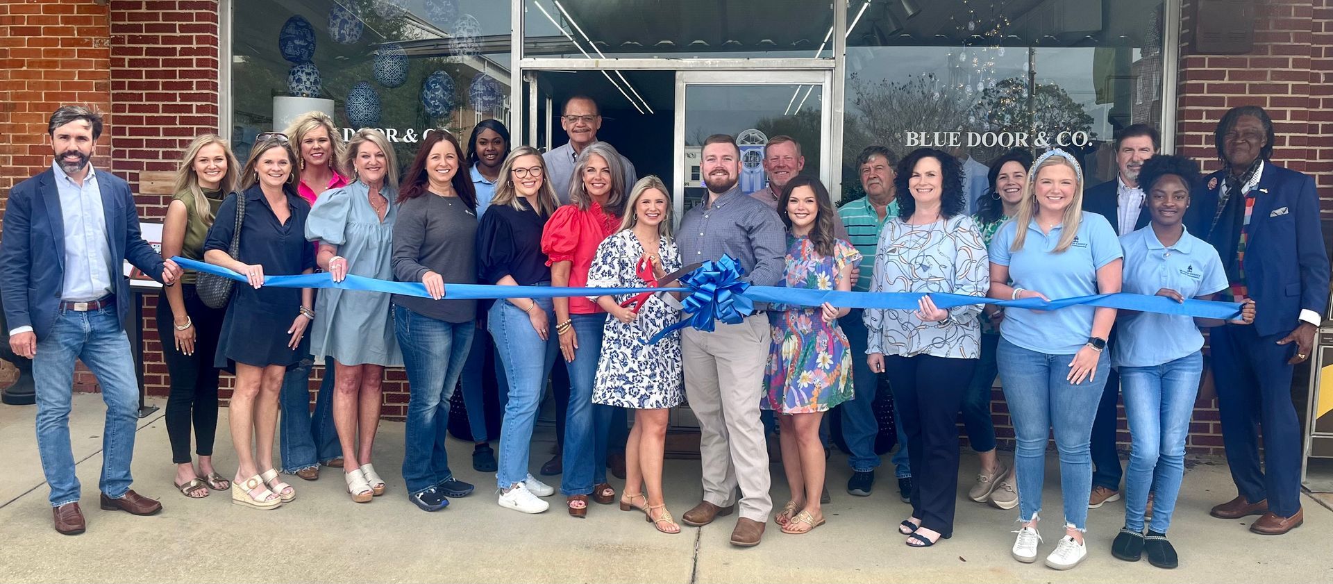 The Chamber recently hosted a ribbon cutting for new business Blue Door & Co. The boutique offers a wide variety of clothing for women and men as well as jewelry, shoes, and other accessories.  Open on the downtown square on Wednesday-Friday from 10 am until 5:30 pm and Saturdays 10 am until 3 pm.  