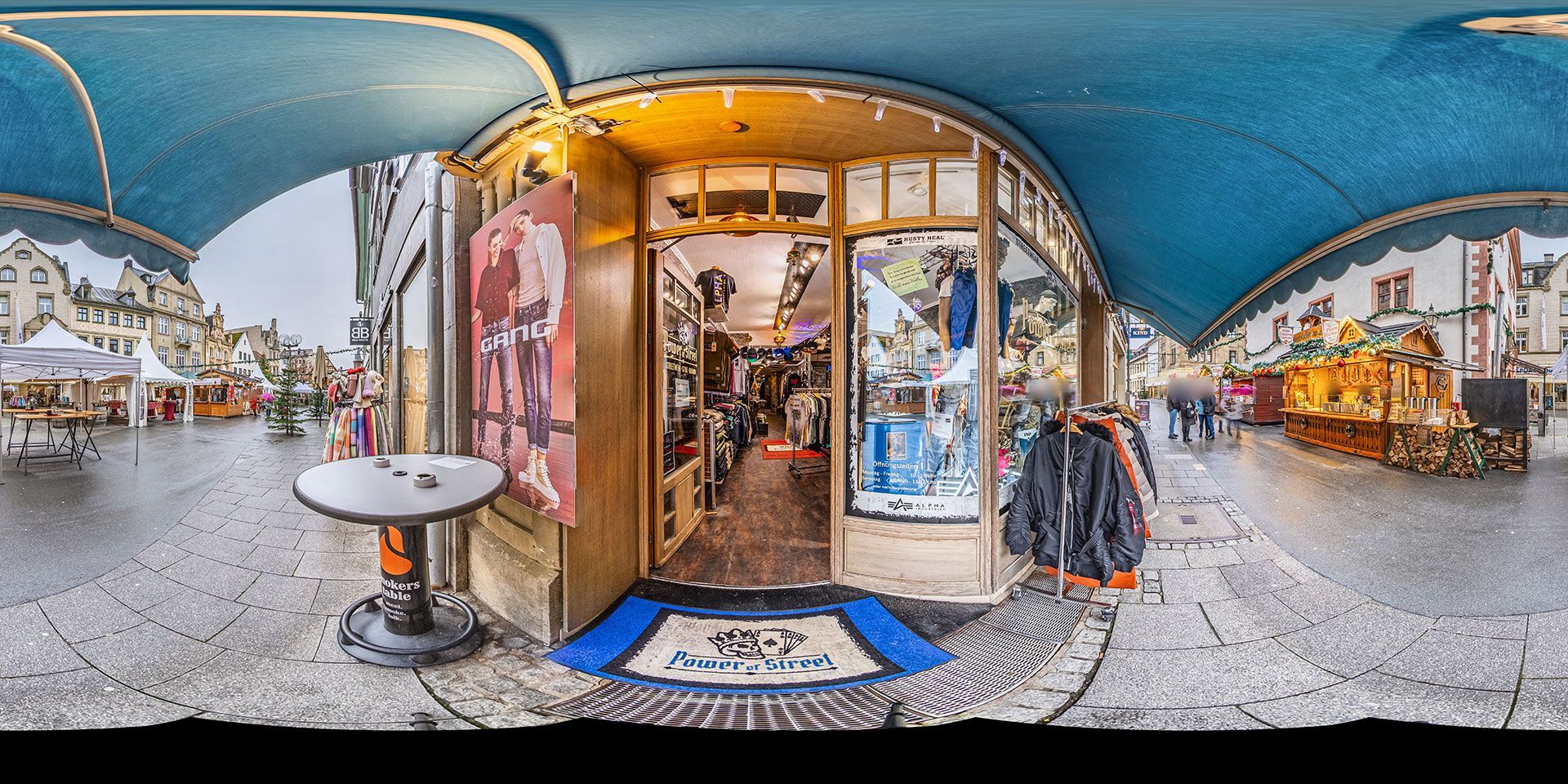 Der Eingang unseres Ladens am Marktplatz 7 in Bad Kissingen