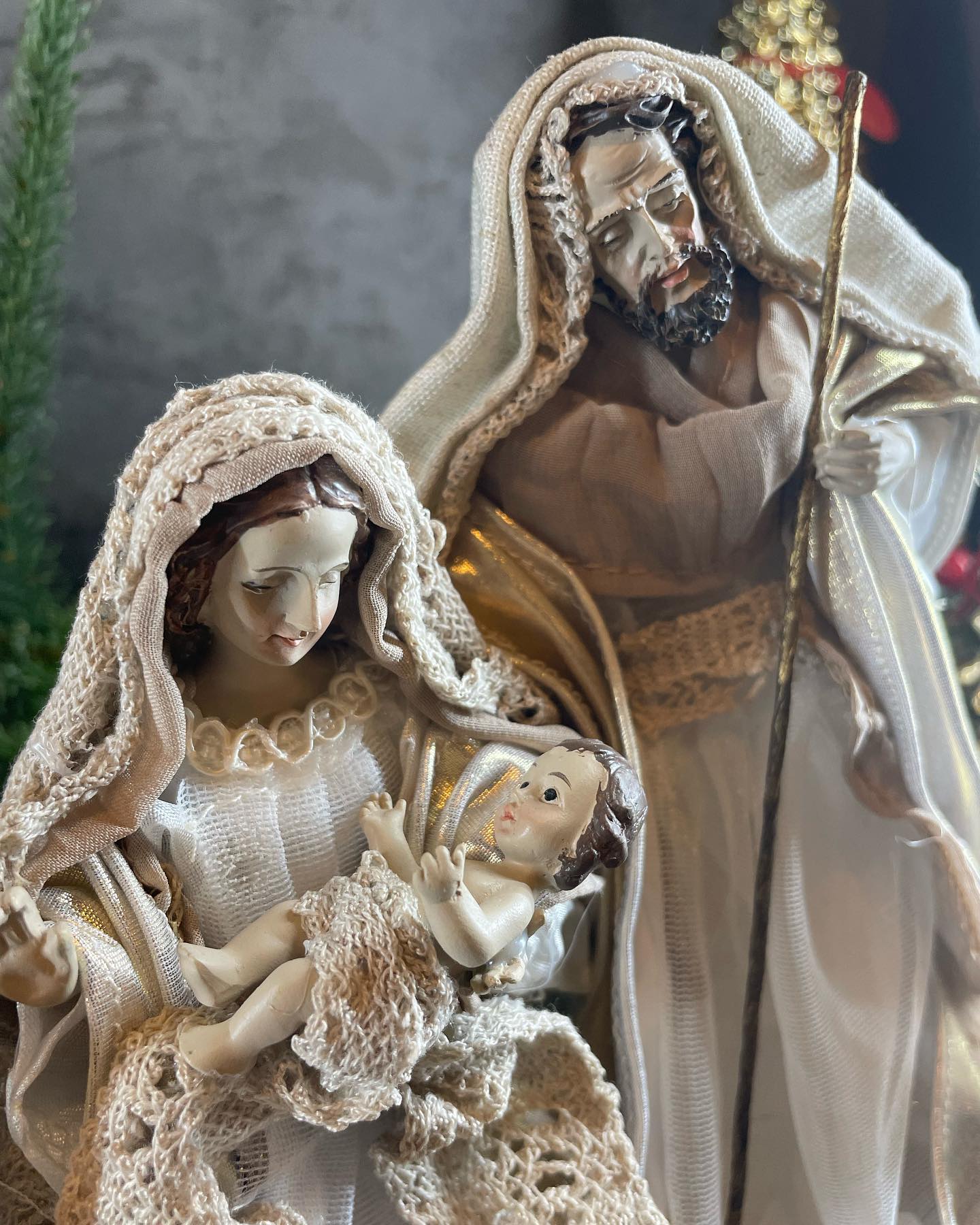 sacra famiglia statue