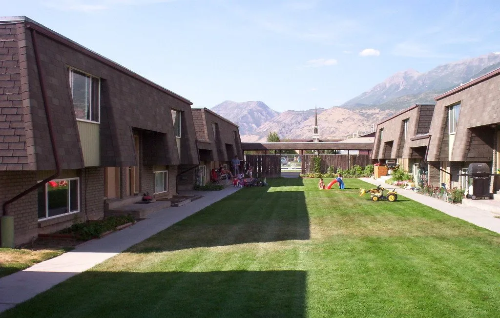 legacy apartments property image