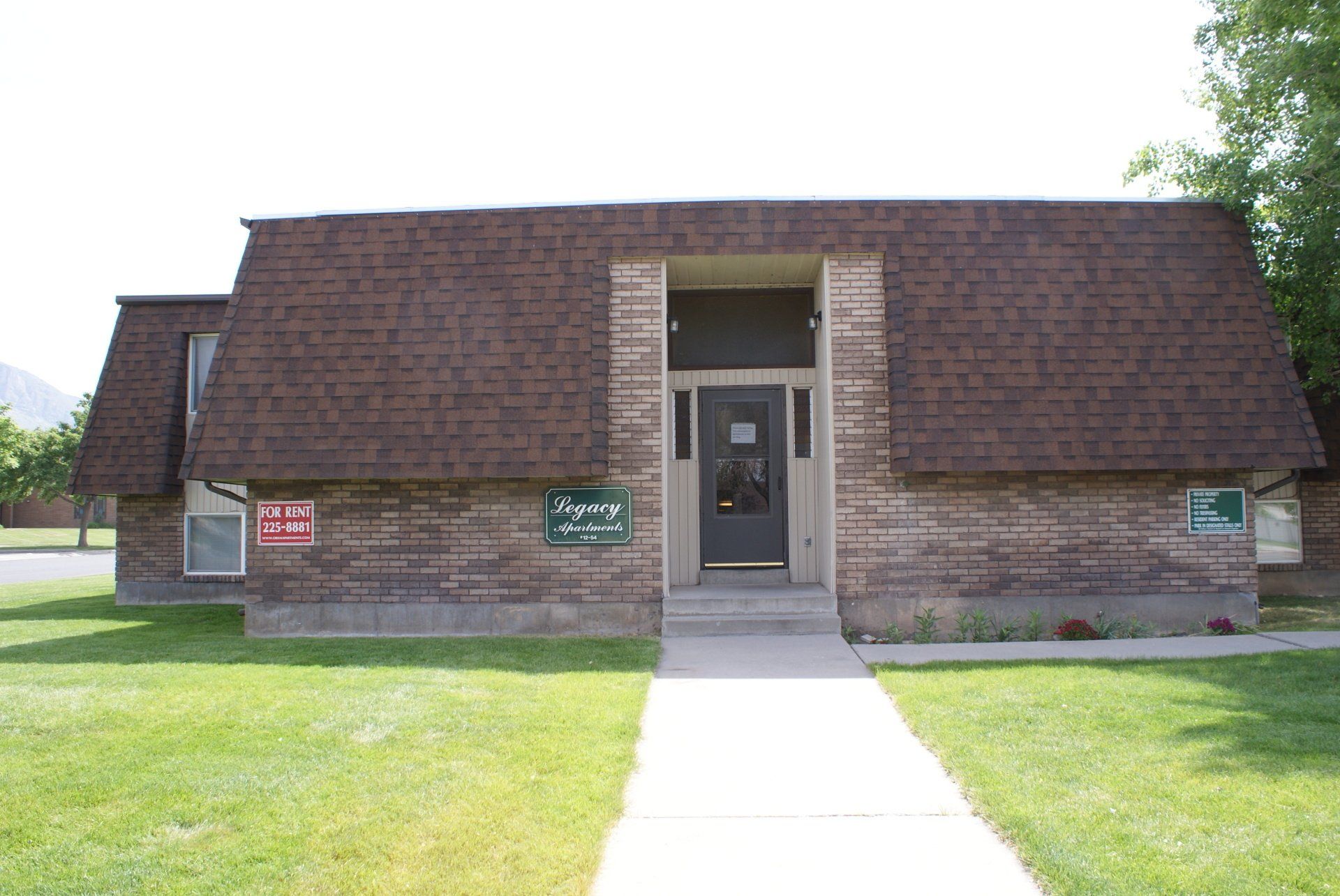 legacy apartments property image